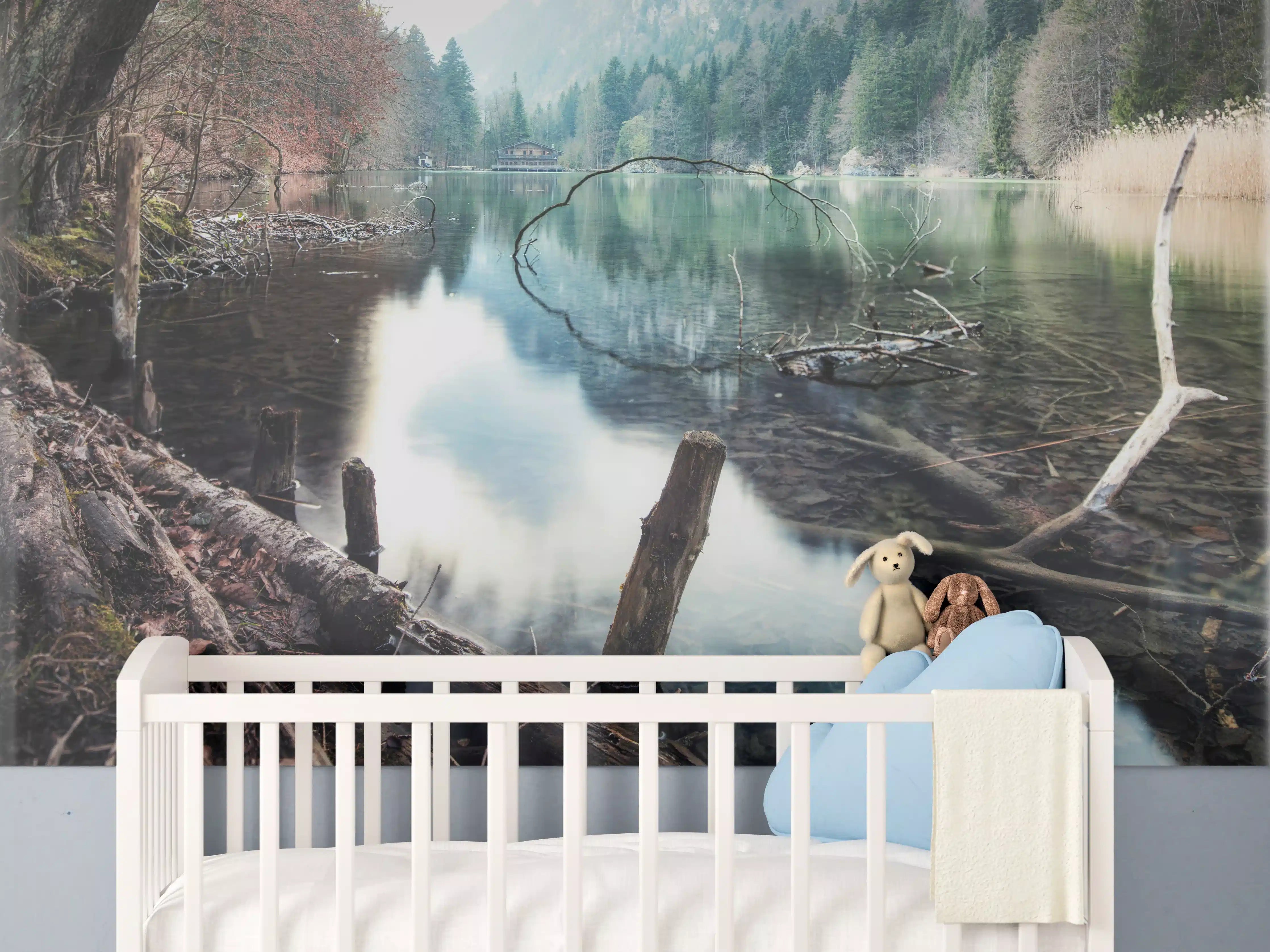 Babyzimmer Wandgestaltung - Bergsee im Kaskada Wald