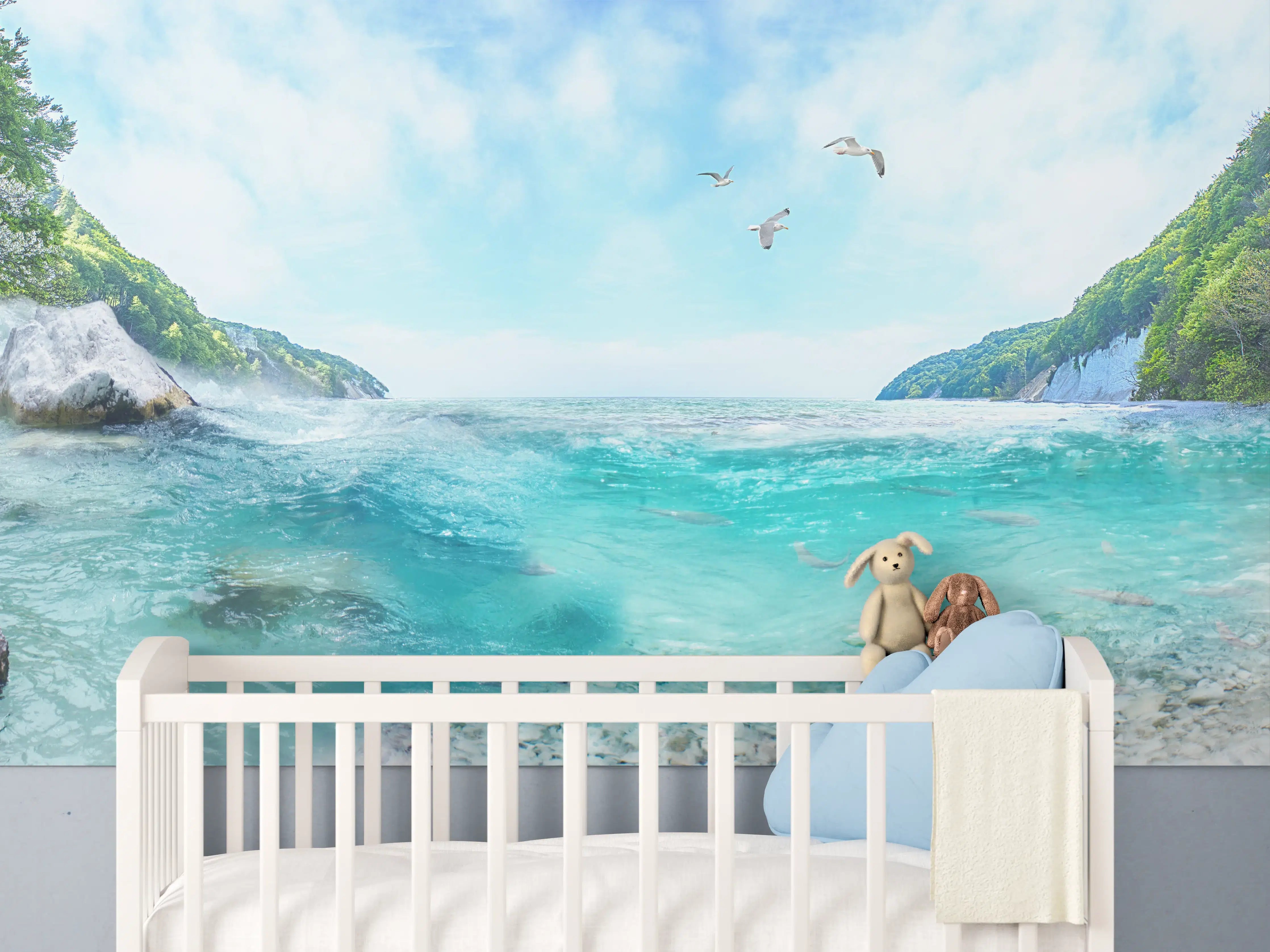 Babyzimmer Wandgestaltung - Bergsee mit klarem Wasser und grüner Natur