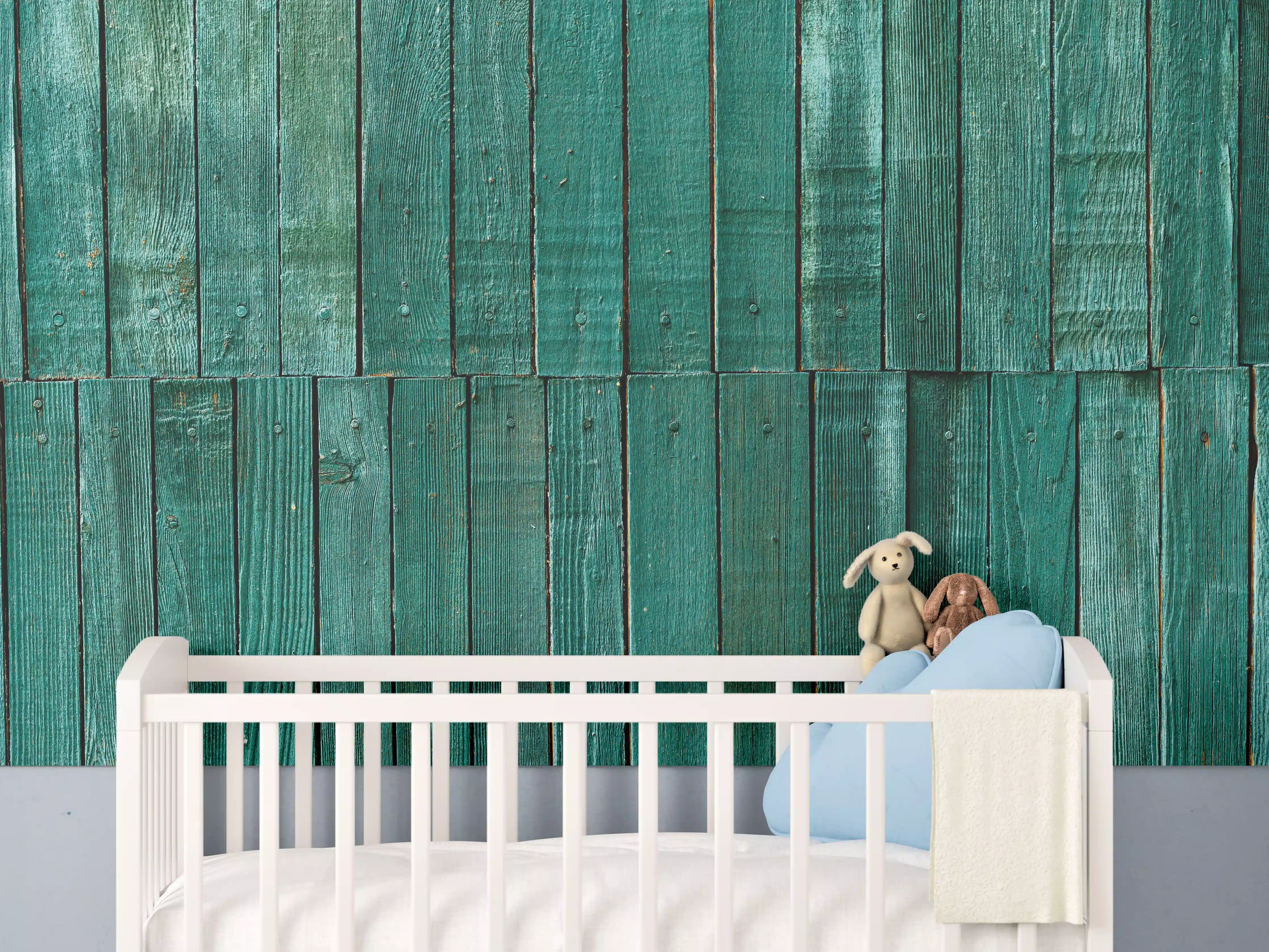 Babyzimmer Wandgestaltung - Bläuliche Holzbretter