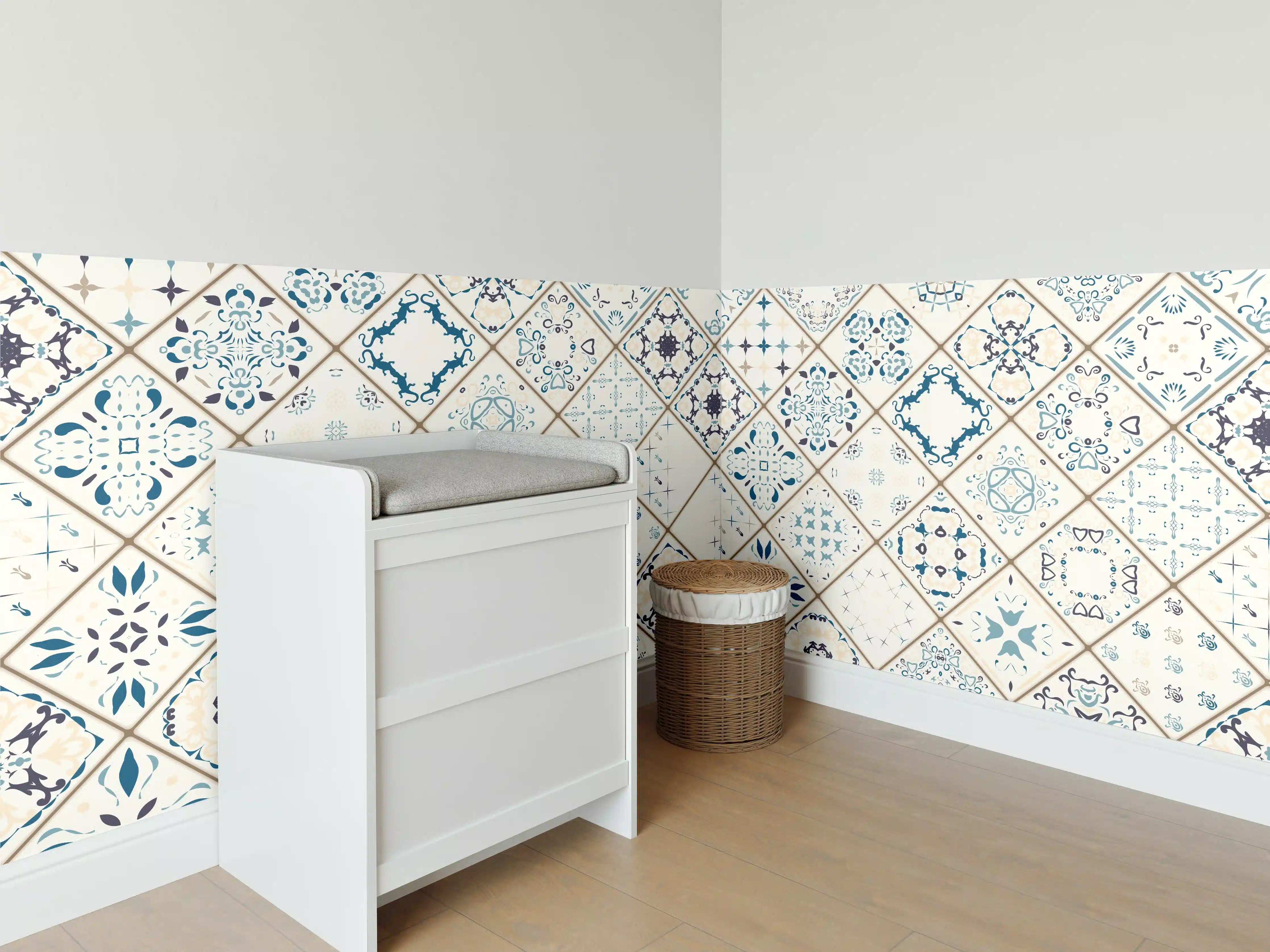 Babyzimmer Wandgestaltung - Blau-Beige Retro Fliesendesign