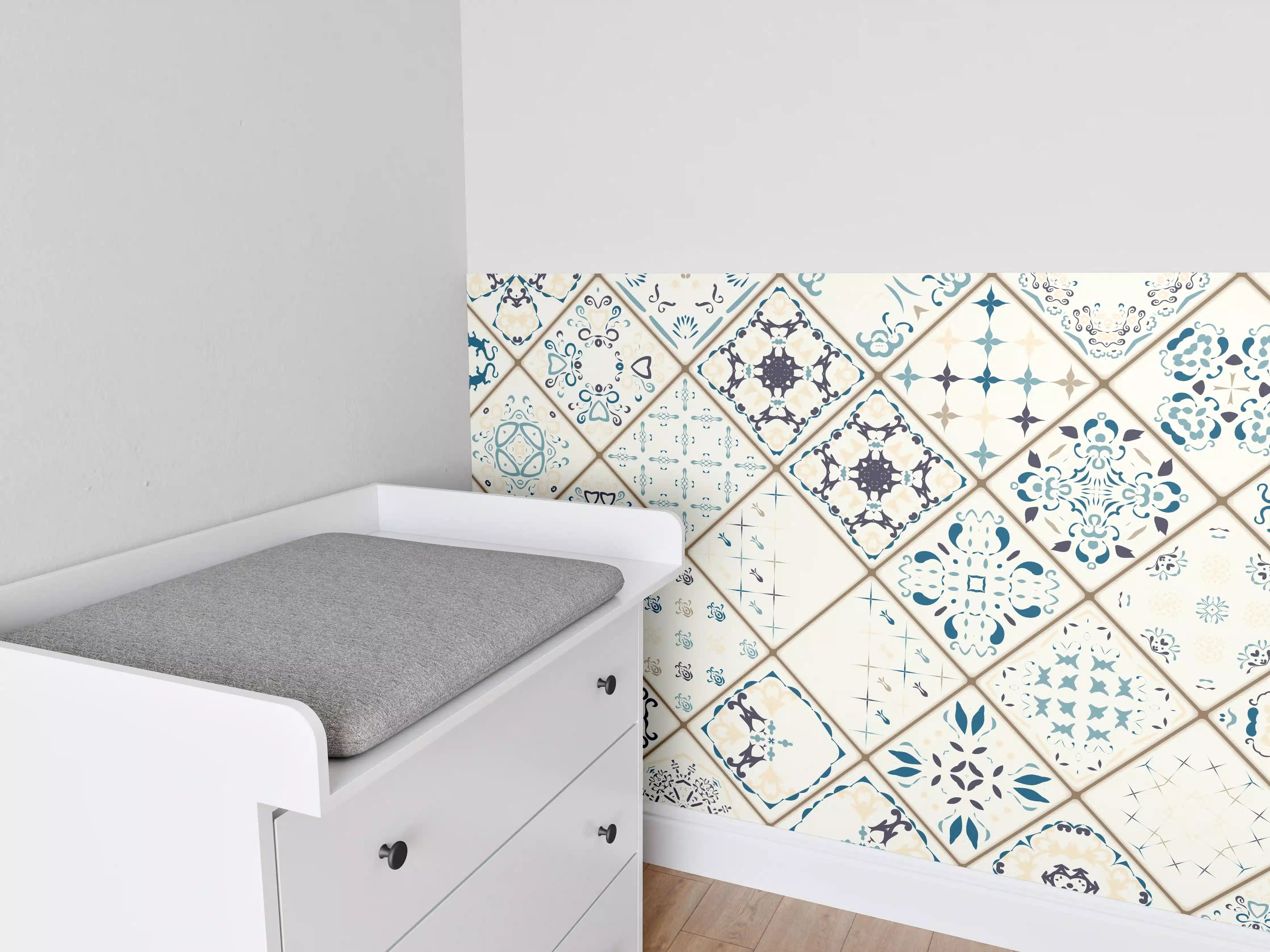 Babyzimmer Wandgestaltung - Blau-Beige Retro Fliesendesign