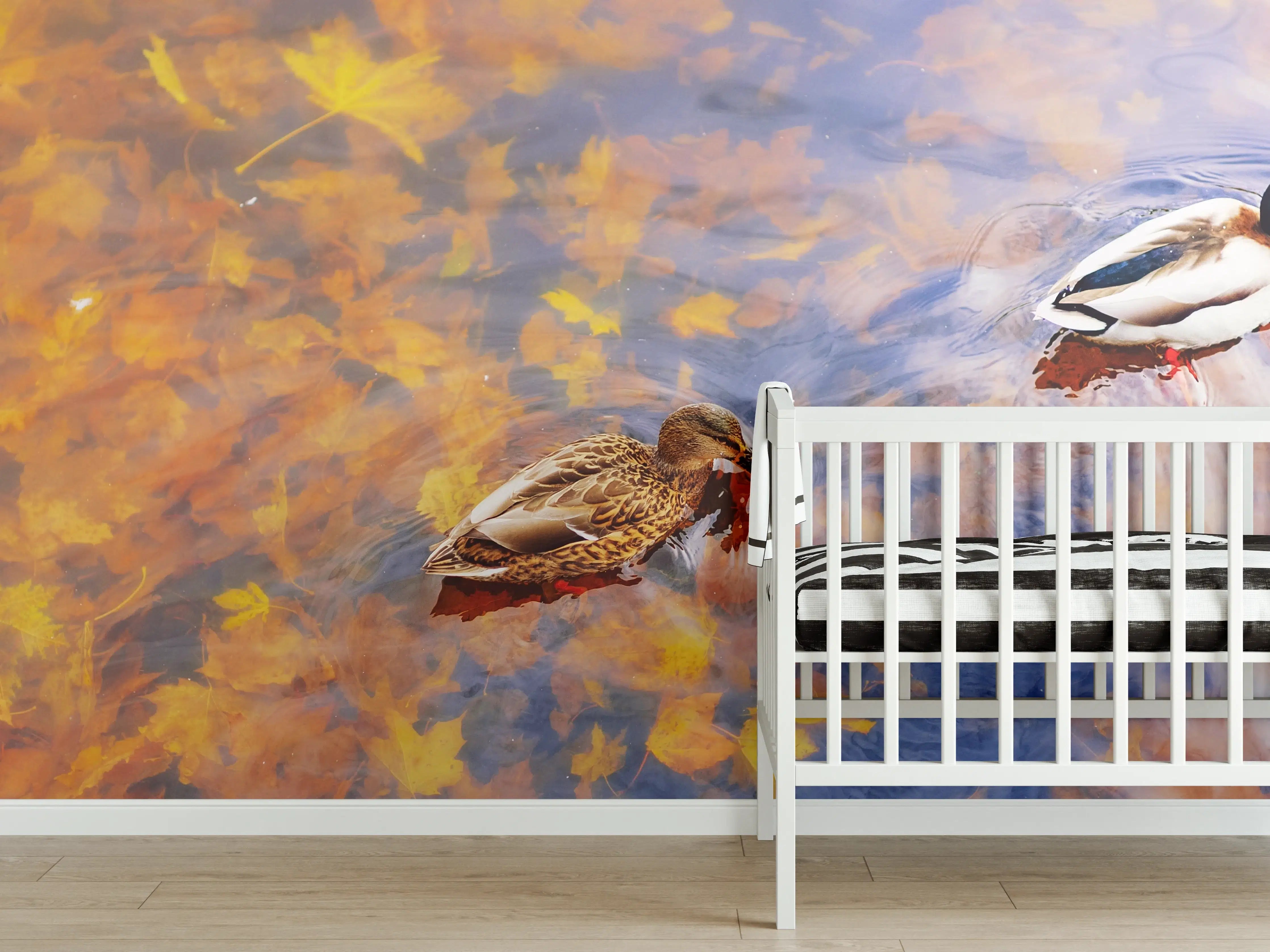 Babyzimmer Wandgestaltung - Blaue Enten auf herbstlichem Teich