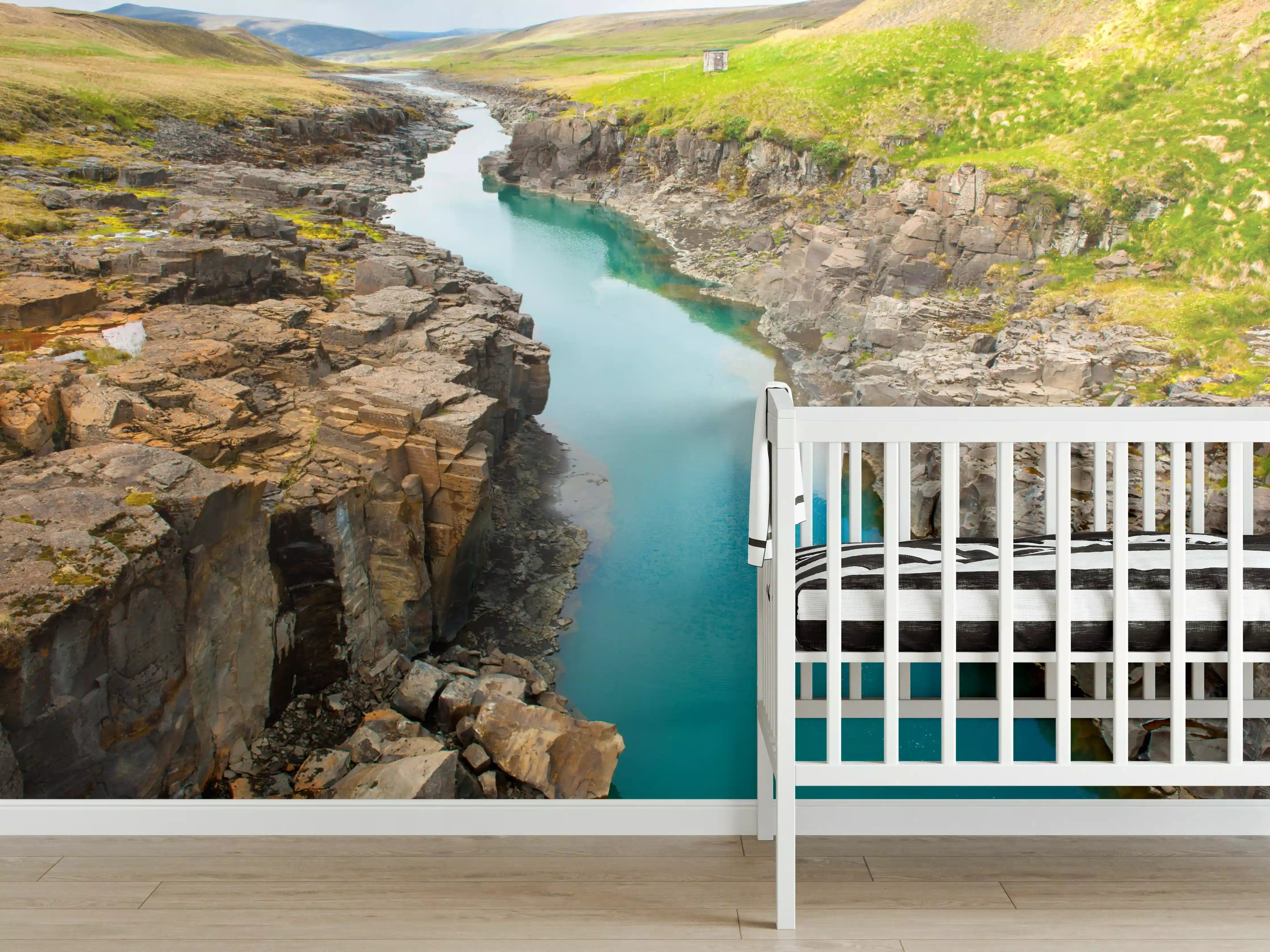 Babyzimmer Wandgestaltung - Blaue Flusslandschaft in Icleand