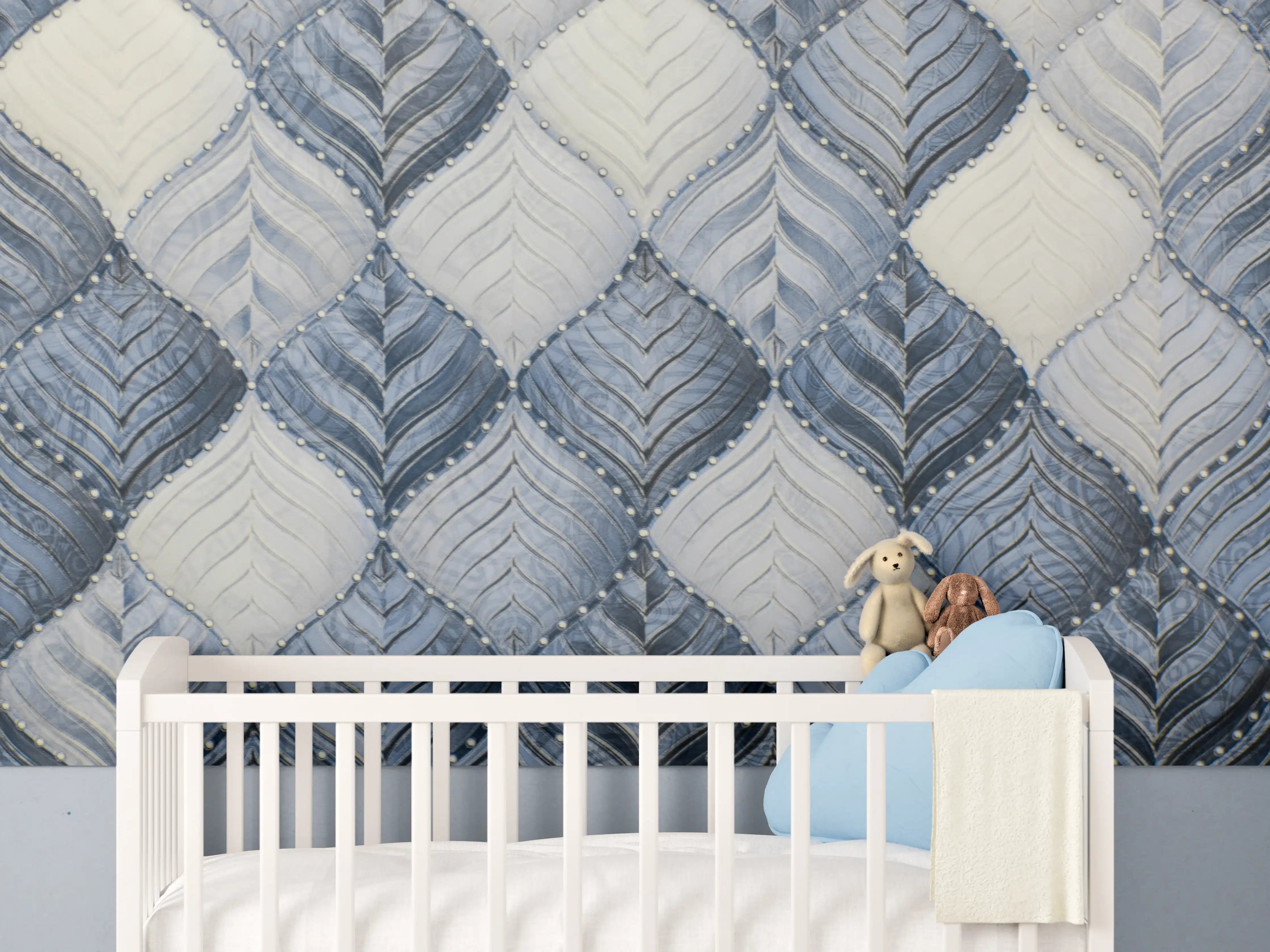 Babyzimmer Wandgestaltung - Blaue Quilt-Kissen mit Stickereien