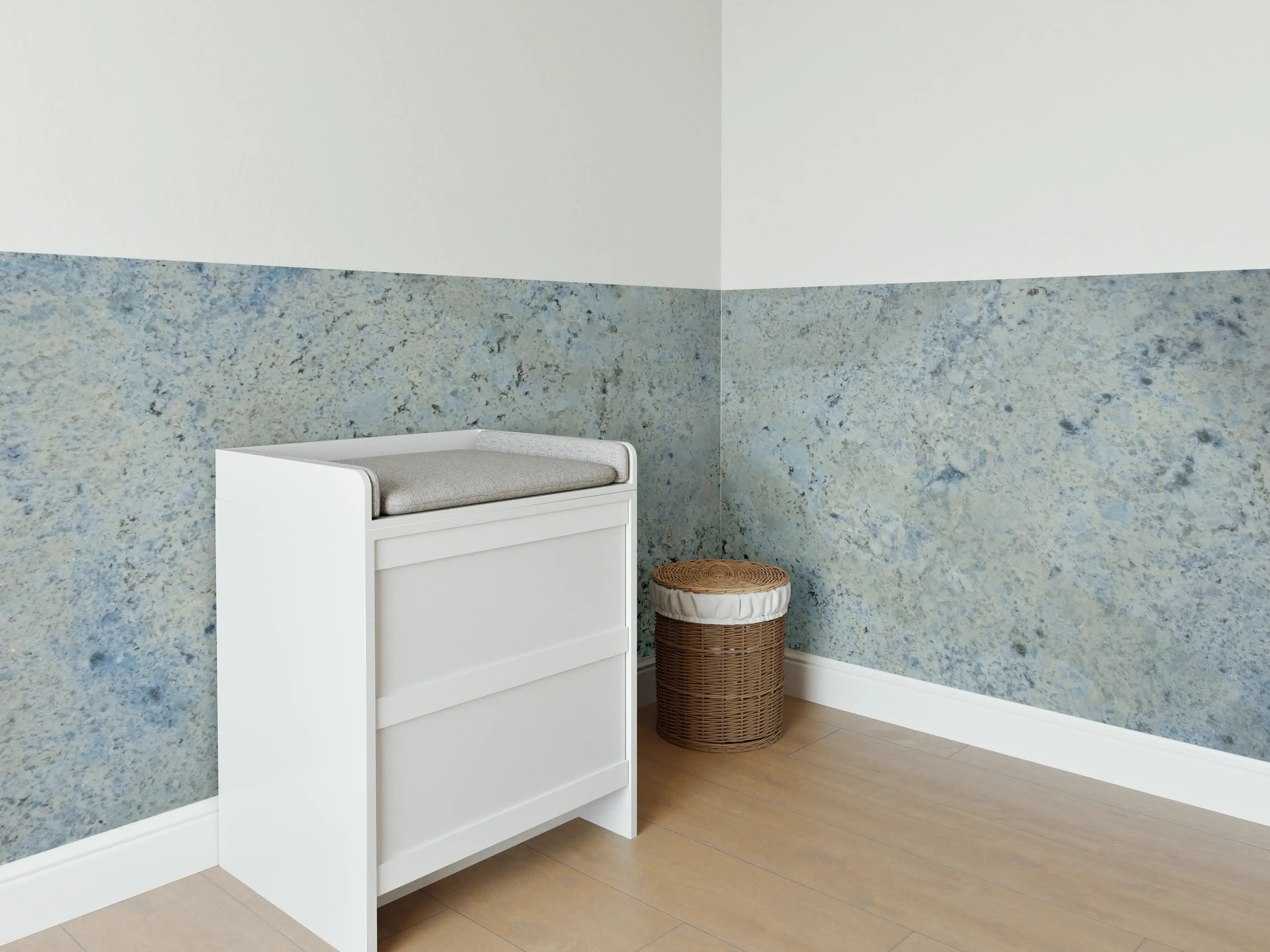 Babyzimmer Wandgestaltung - Blauer Granit mit feiner Struktur