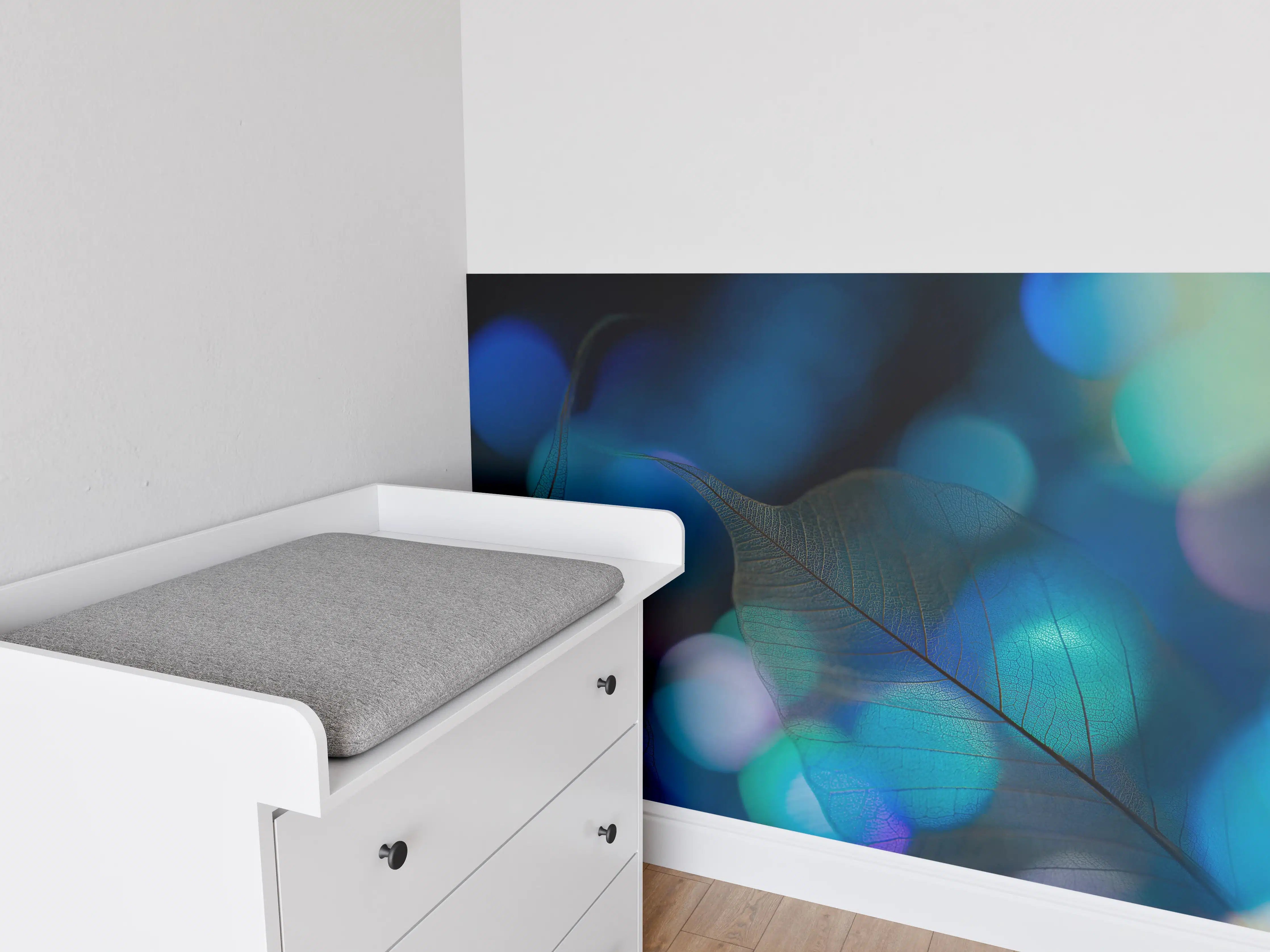 Babyzimmer Wandgestaltung - Blaugrün Lichtspiel Blatttextur