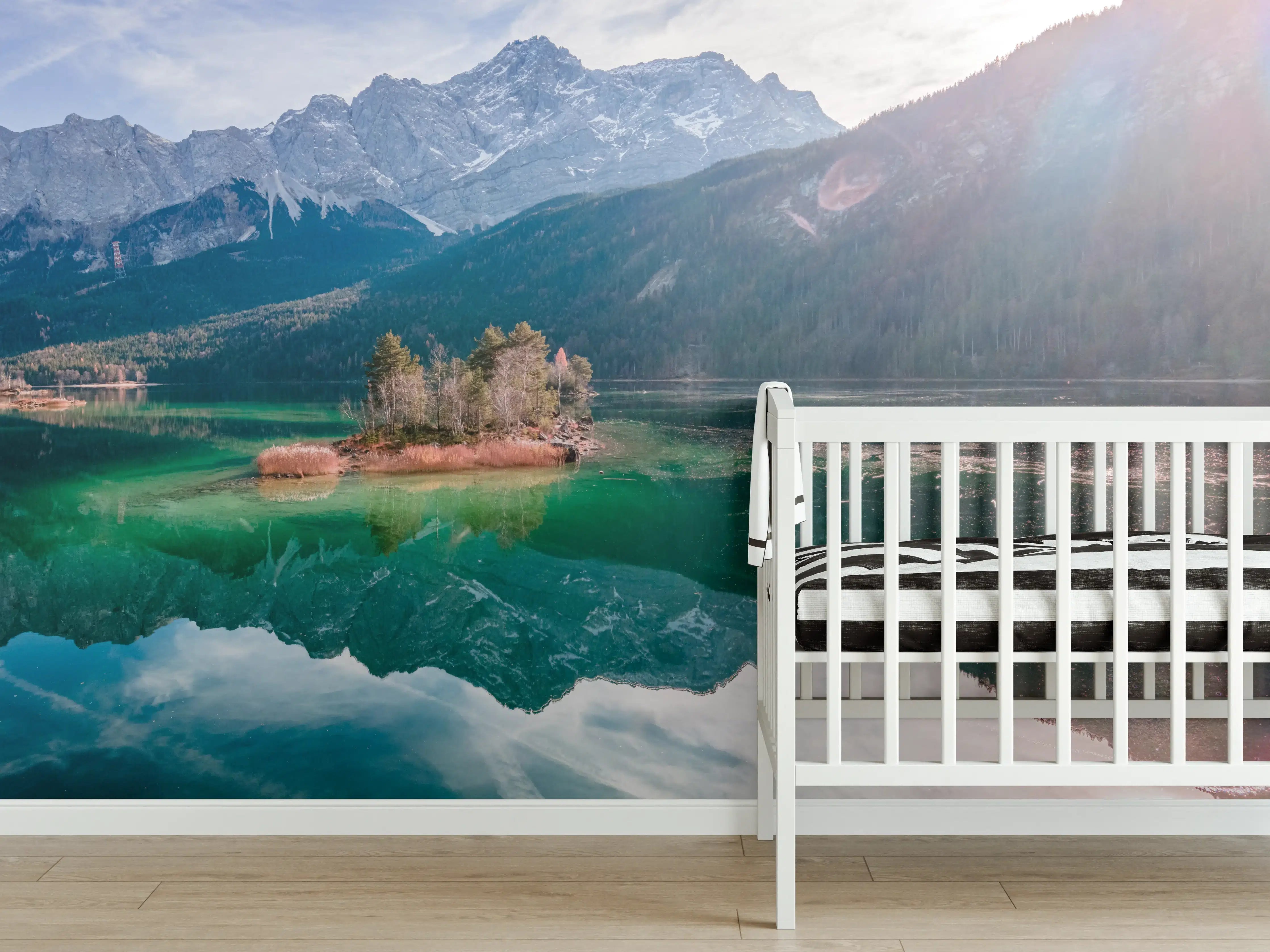 Babyzimmer Wandgestaltung - Blick auf den Eibsee mit der Zugspitze im Hintergrund