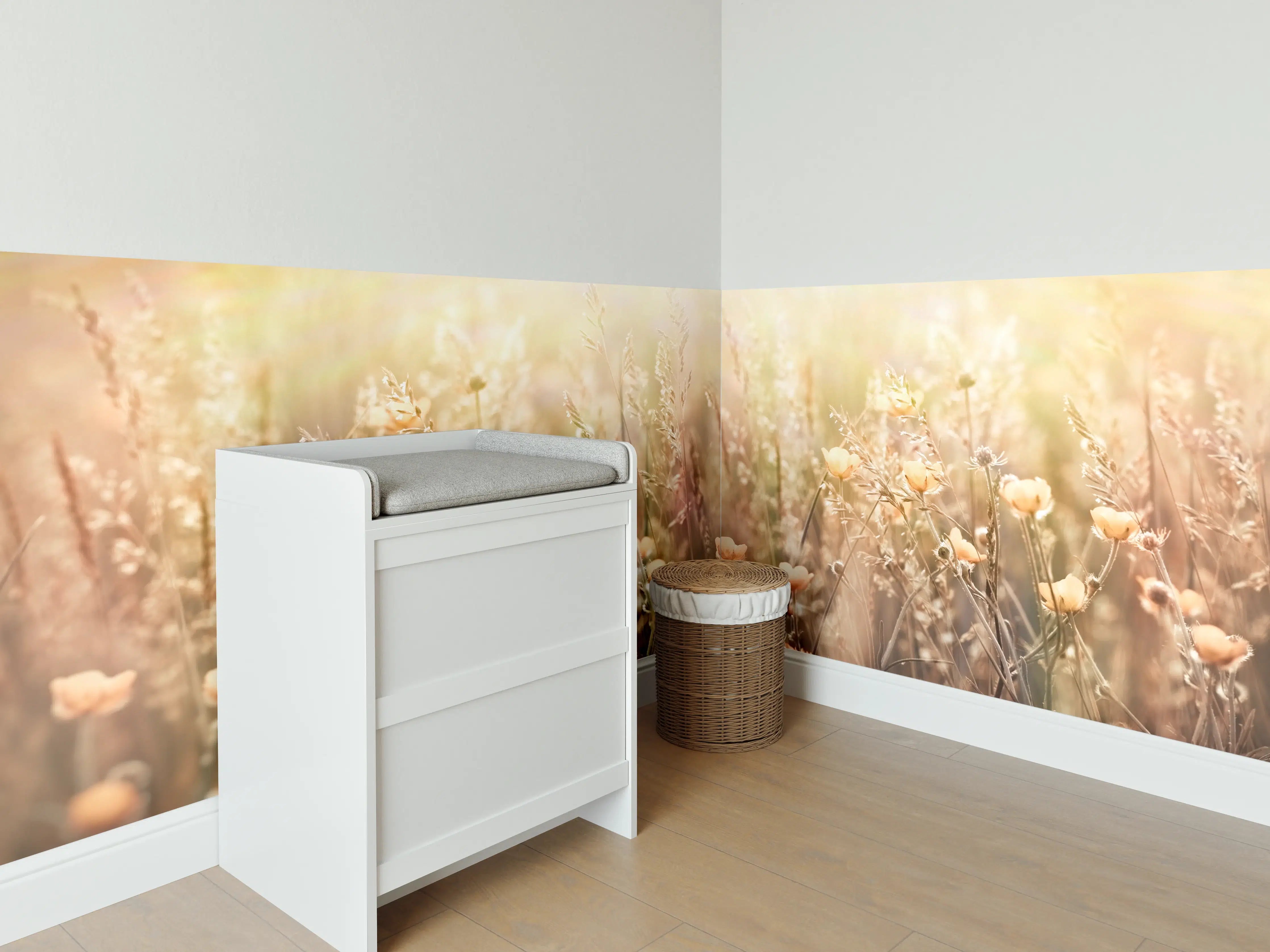 Babyzimmer Wandgestaltung - Blumenfeld mit Sonnenstrahlen