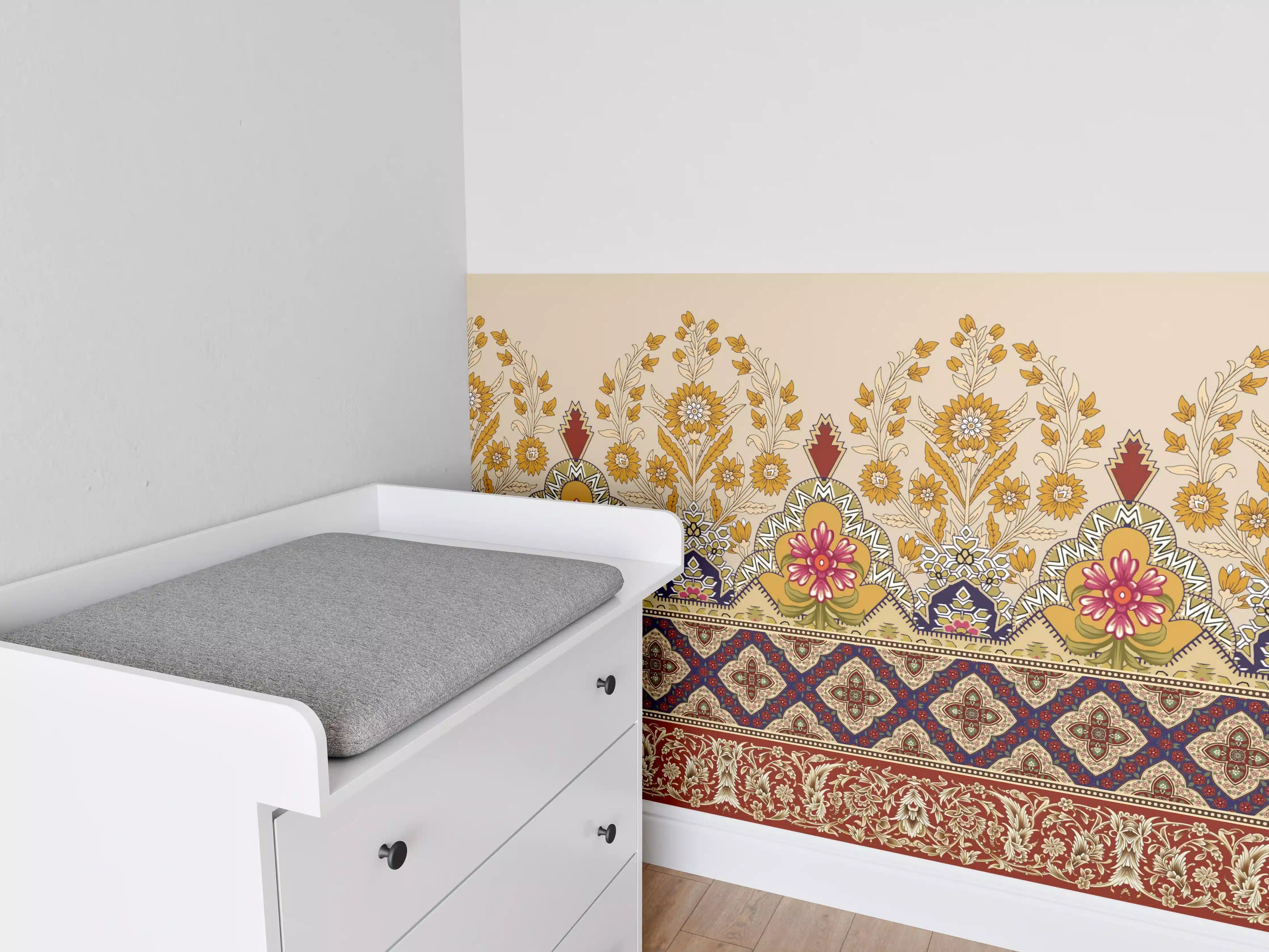 Babyzimmer Wandgestaltung - Blumenmuster mit Goldakzenten