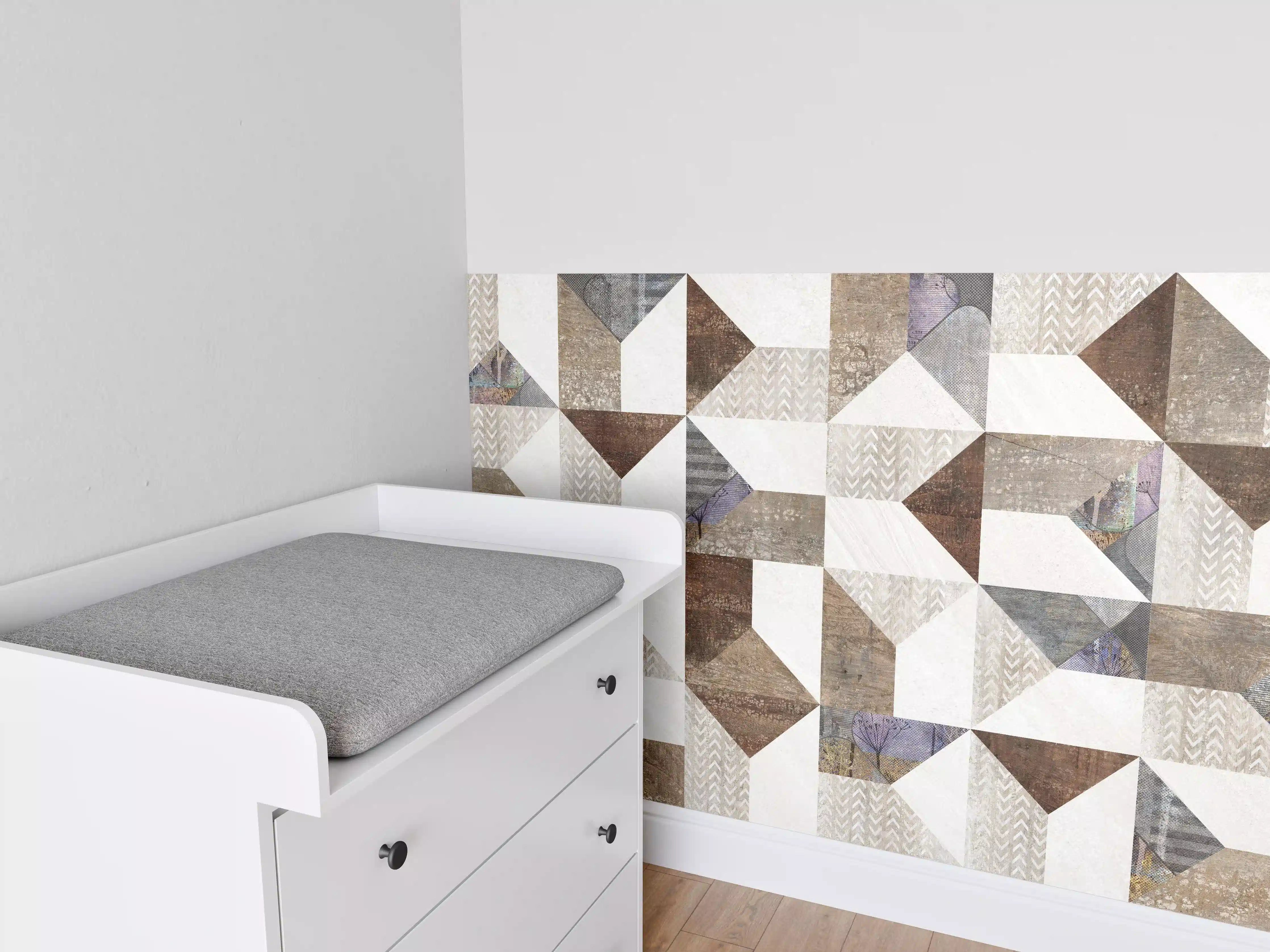Babyzimmer Wandgestaltung - Bräunliches Fliesenmuster