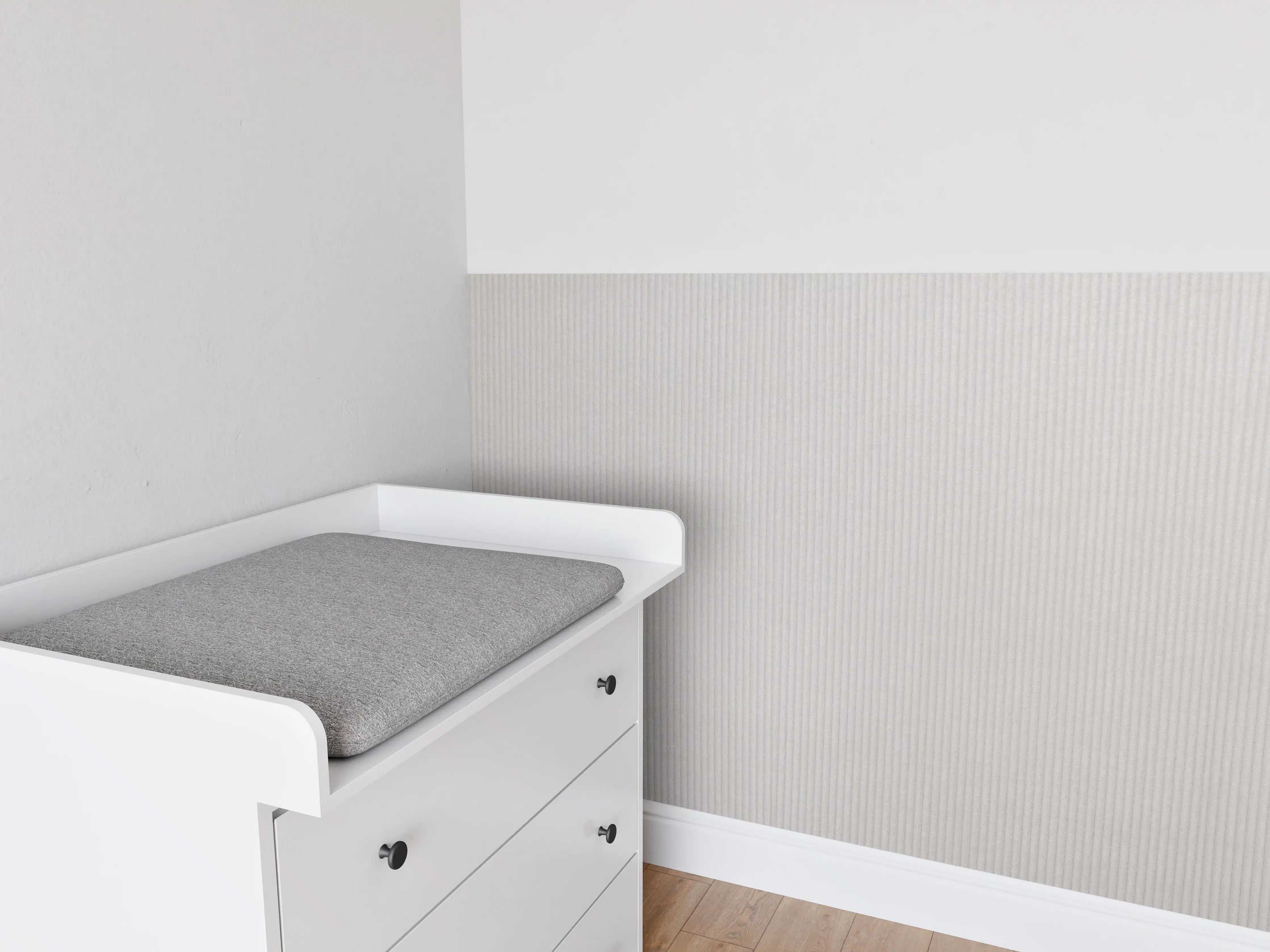 Babyzimmer Wandgestaltung - Bräunliches Kord Textil