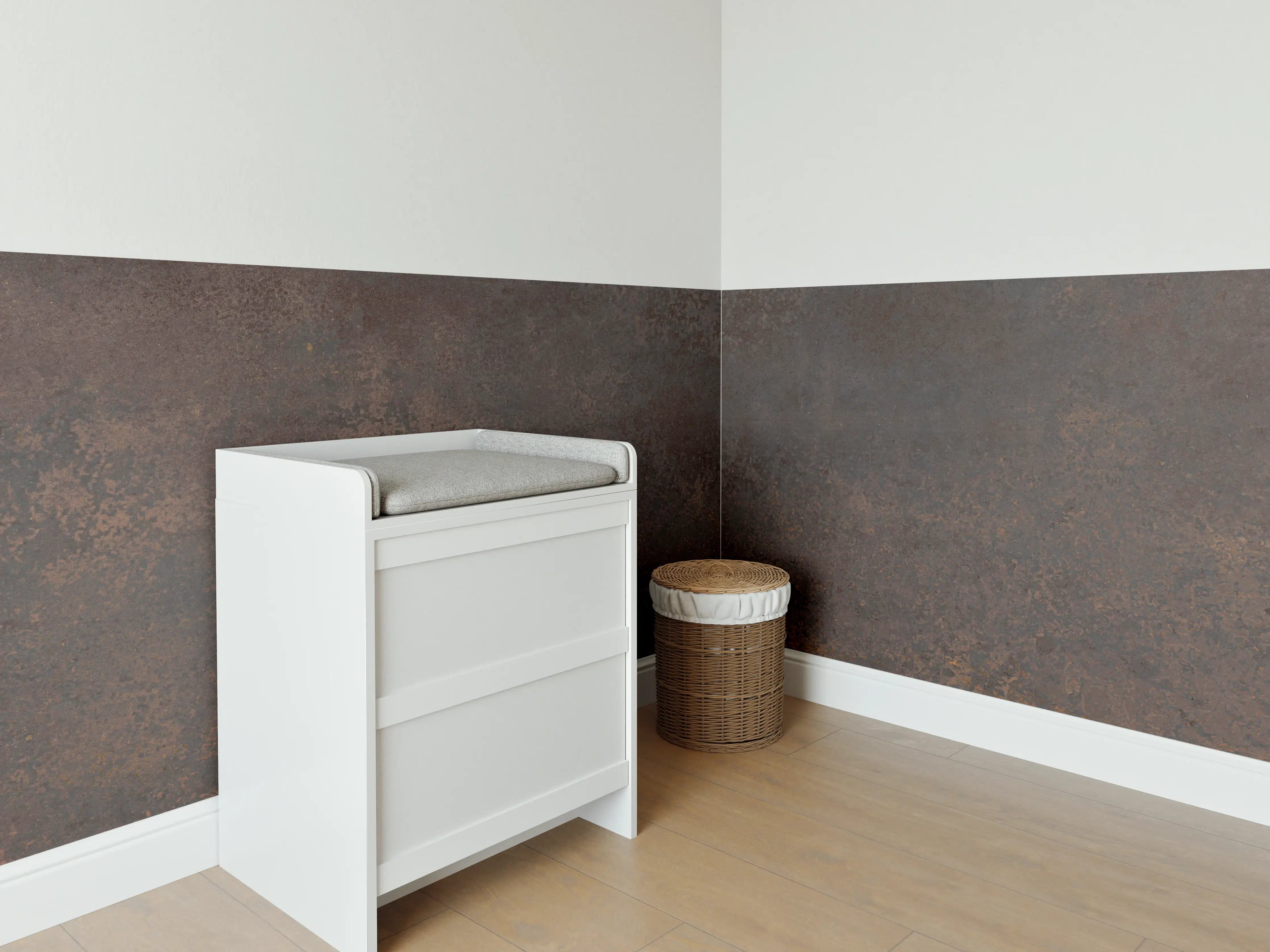 Babyzimmer Wandgestaltung - Braun-Grauer Zement