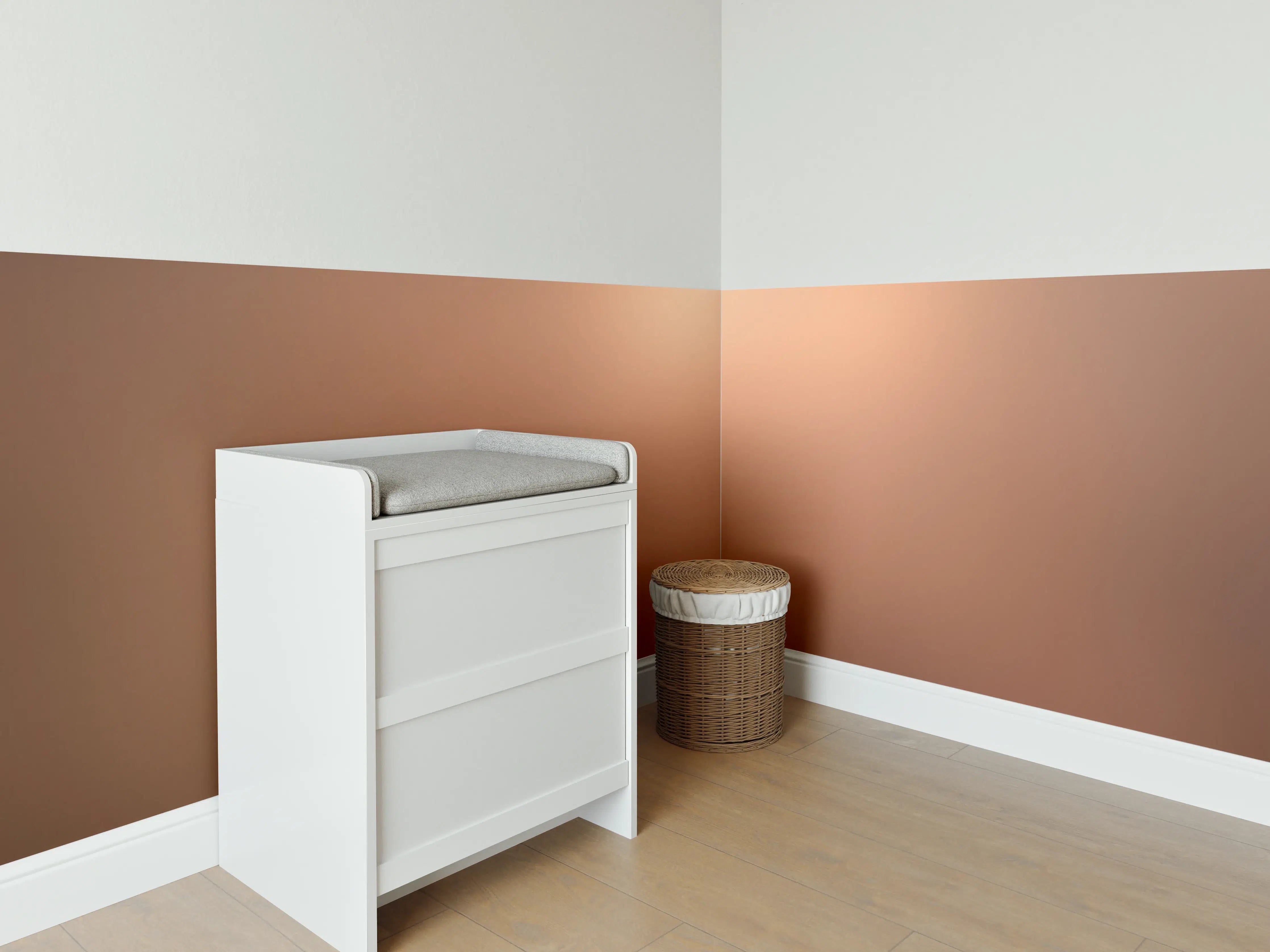Babyzimmer Wandgestaltung - Braun, beiges Muster