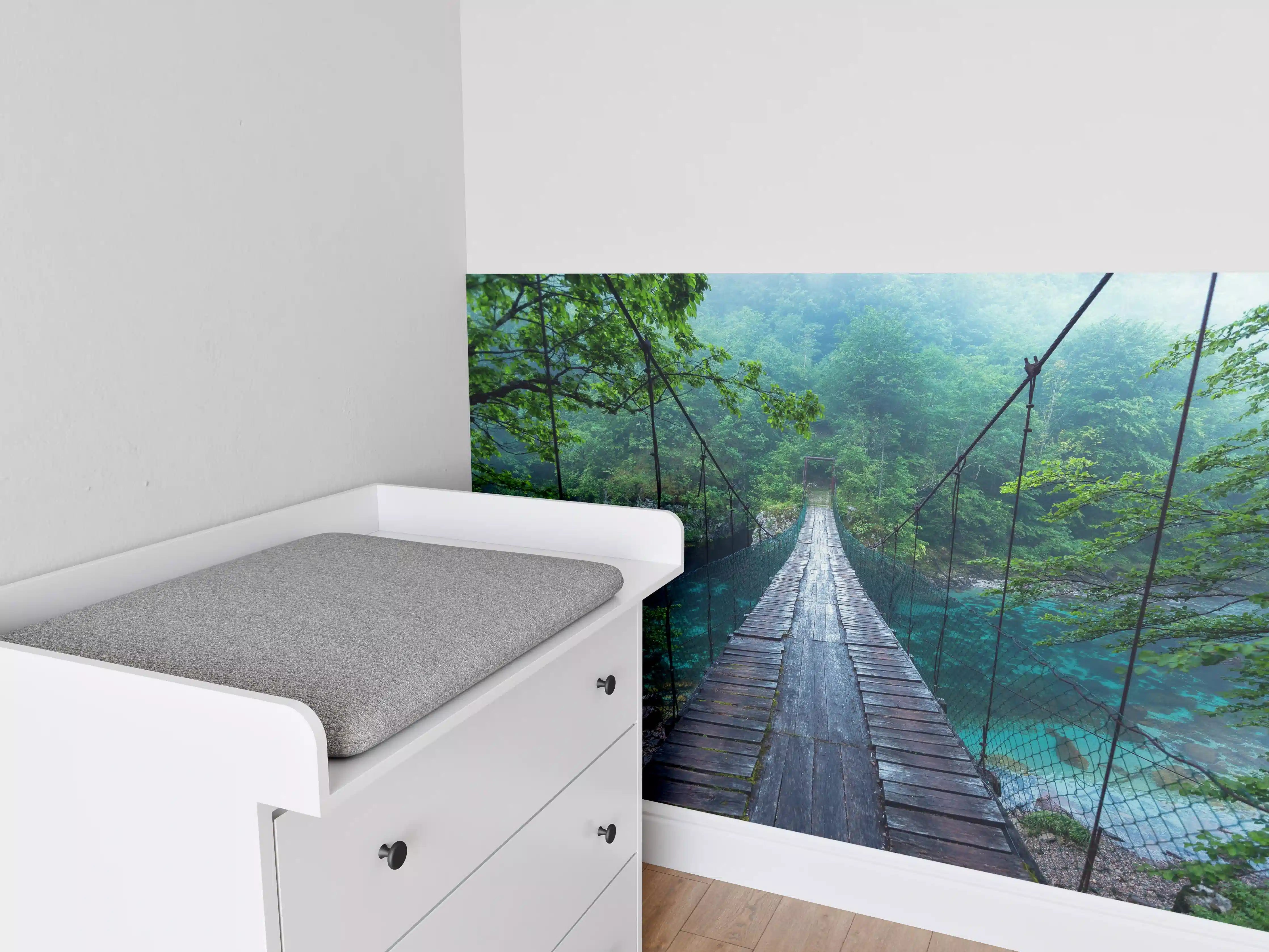 Babyzimmer Wandgestaltung - Brücke über Kristallklarem Fluss