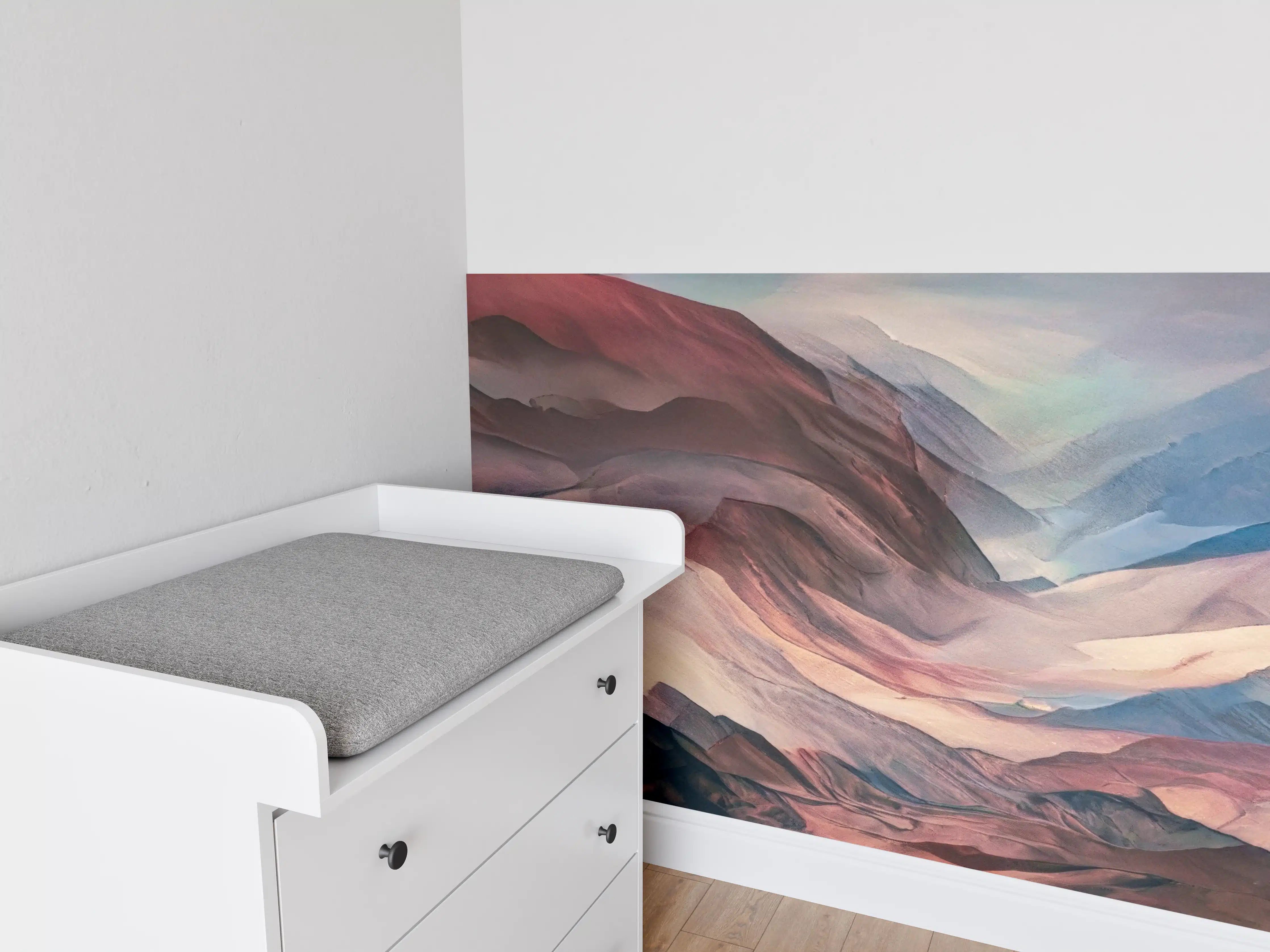 Babyzimmer Wandgestaltung - Bunte Berglandschaft in Aquarelltechnik