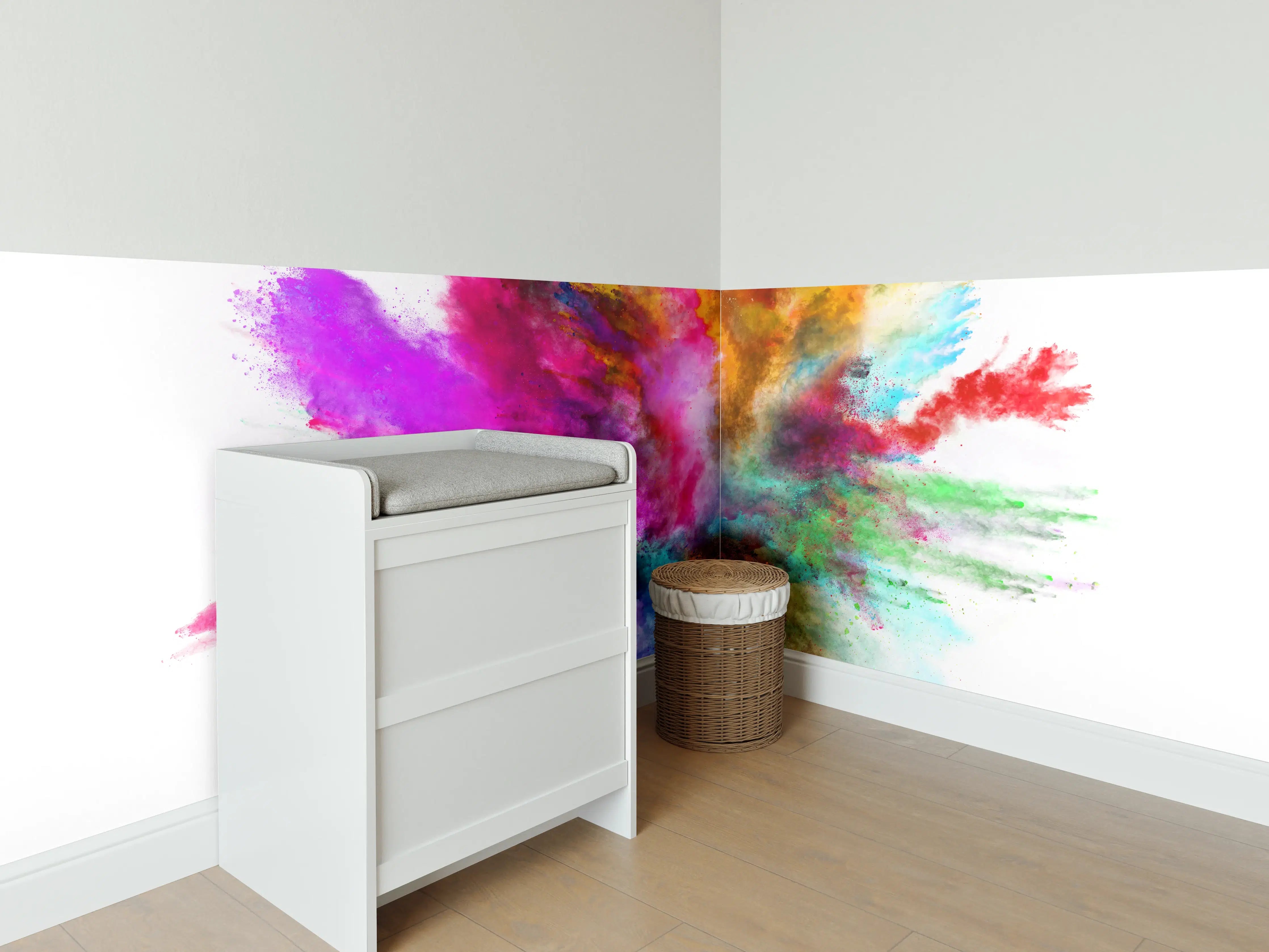 Babyzimmer Wandgestaltung - Bunte Farbexplosion auf weißen Hintergrund