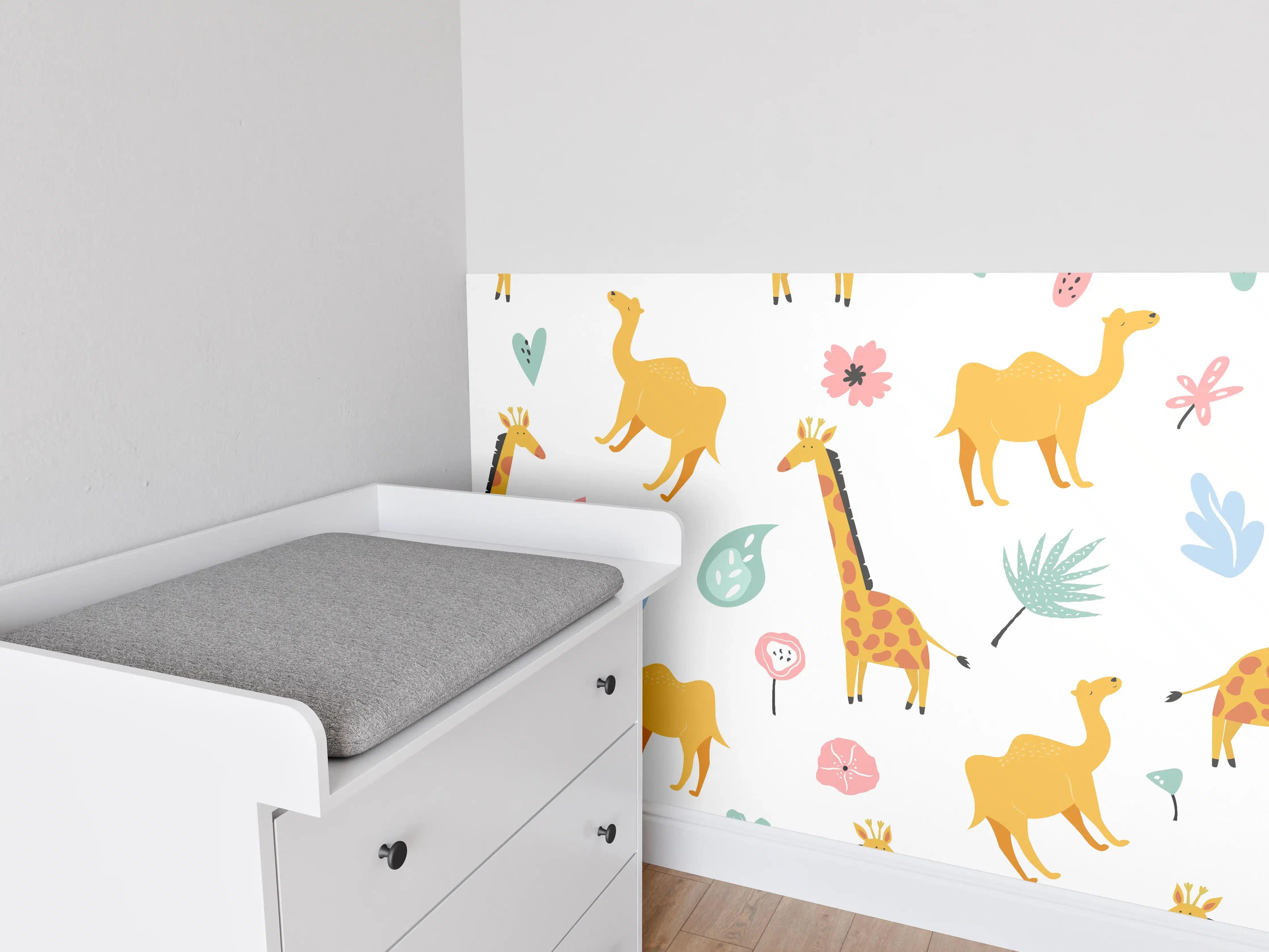 Babyzimmer Wandgestaltung - Bunte Giraffen & Blumen Muster