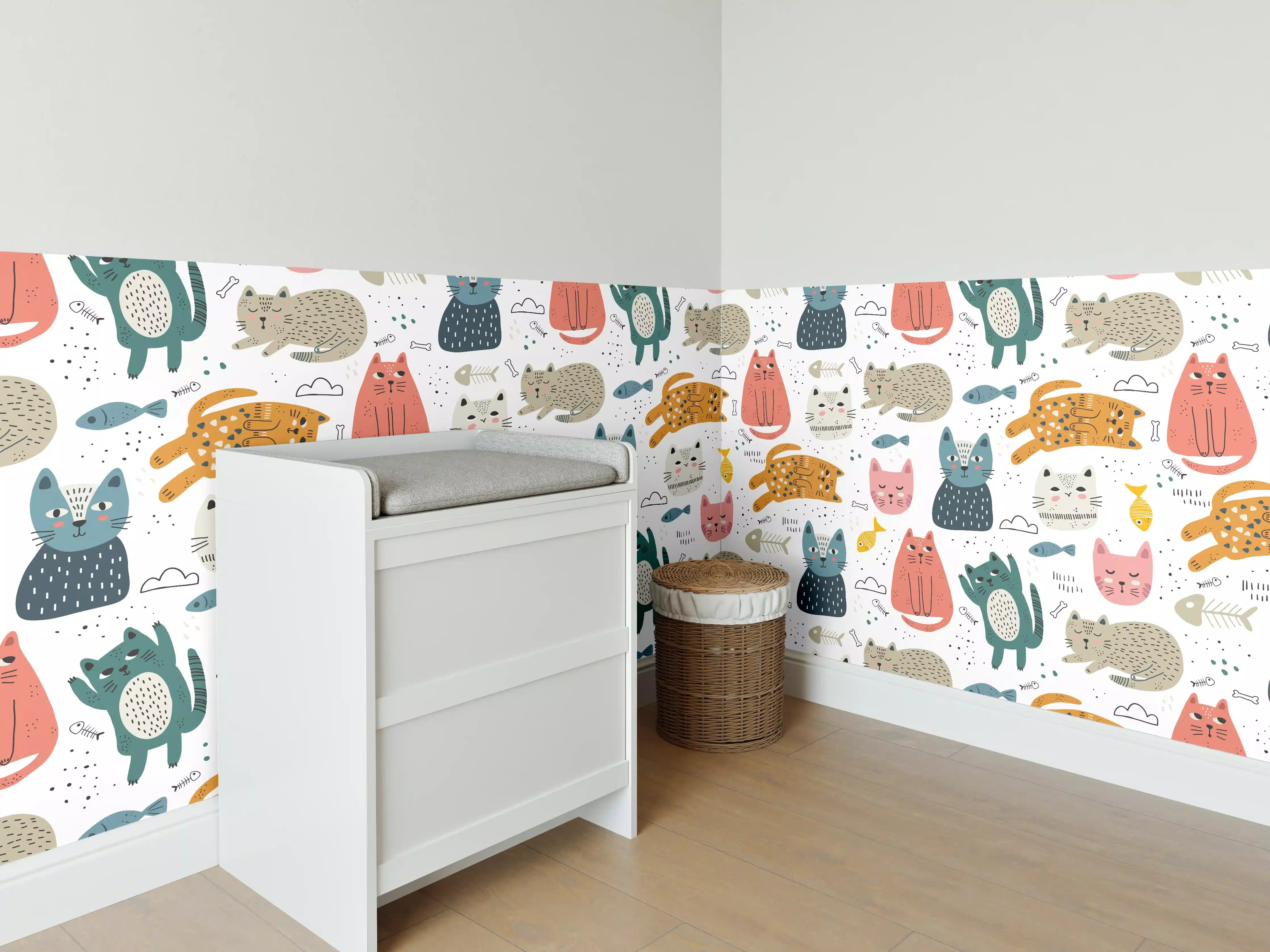 Babyzimmer Wandgestaltung - Bunte Katzenwelt mit verspieltem Muster