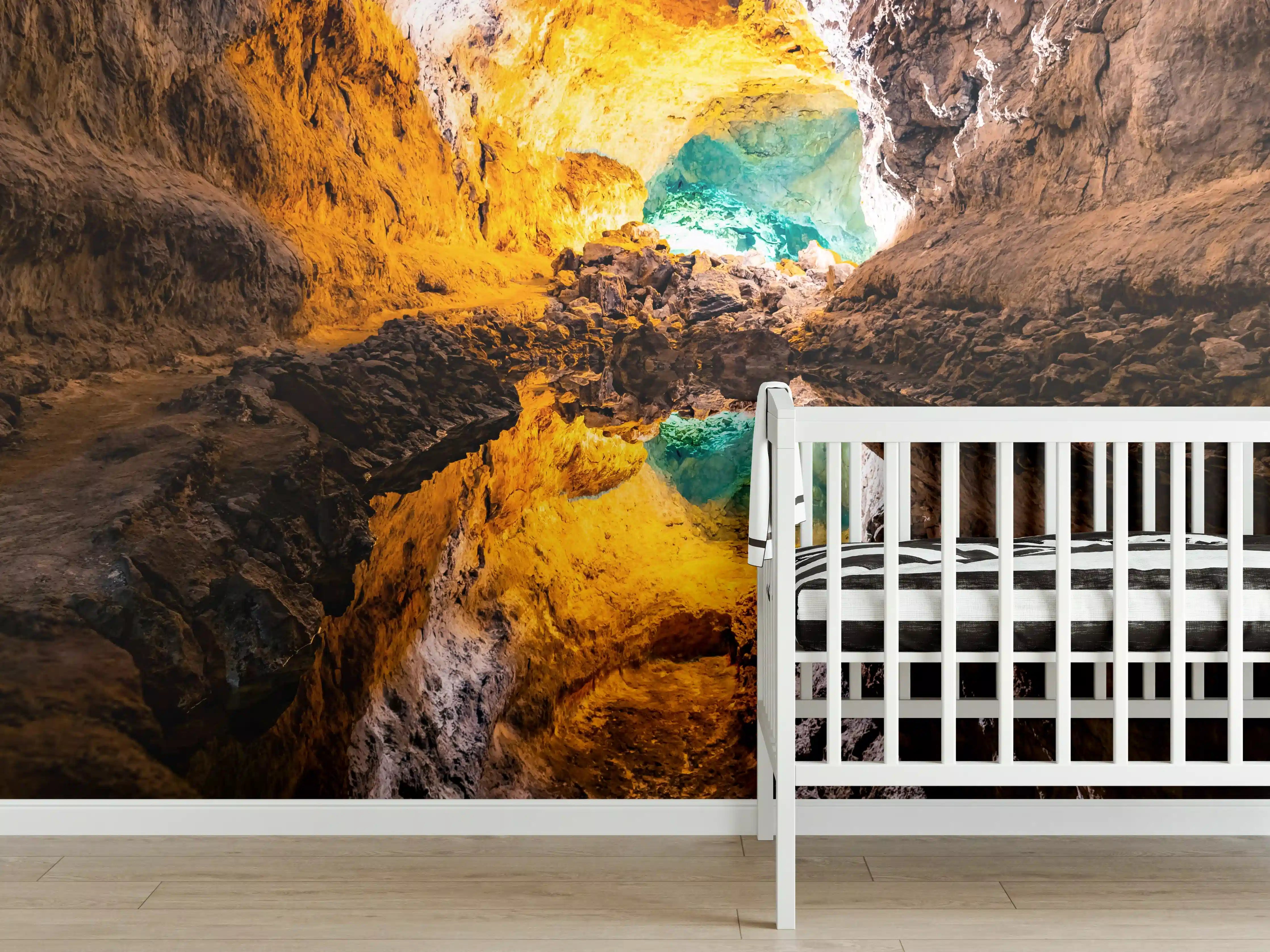 Babyzimmer Wandgestaltung - Bunte Lavaröhre in Spanien
