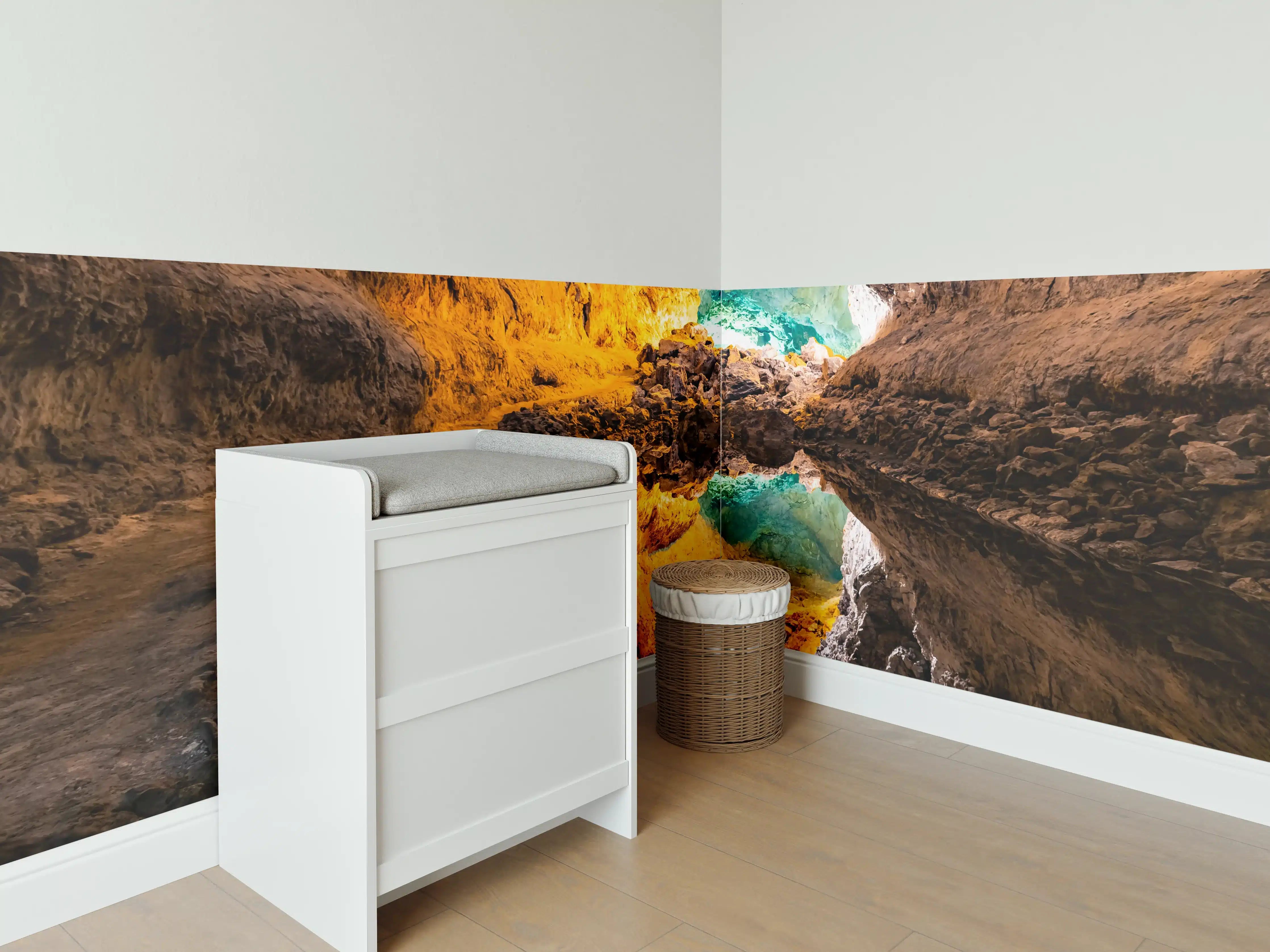 Babyzimmer Wandgestaltung - Bunte Lavaröhre in Spanien