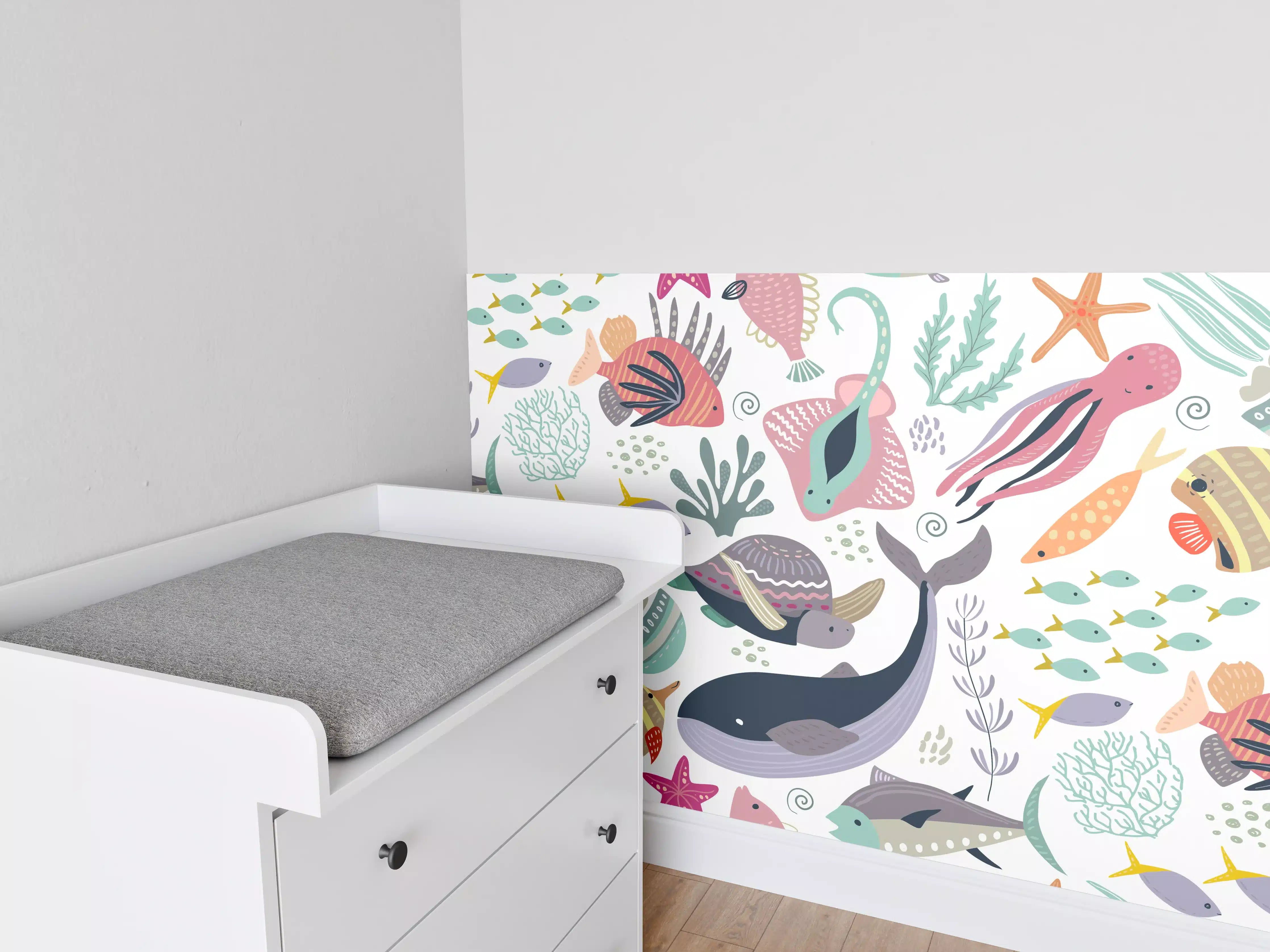 Babyzimmer Wandgestaltung - Bunte Meereswelt mit Fischen und Korallen