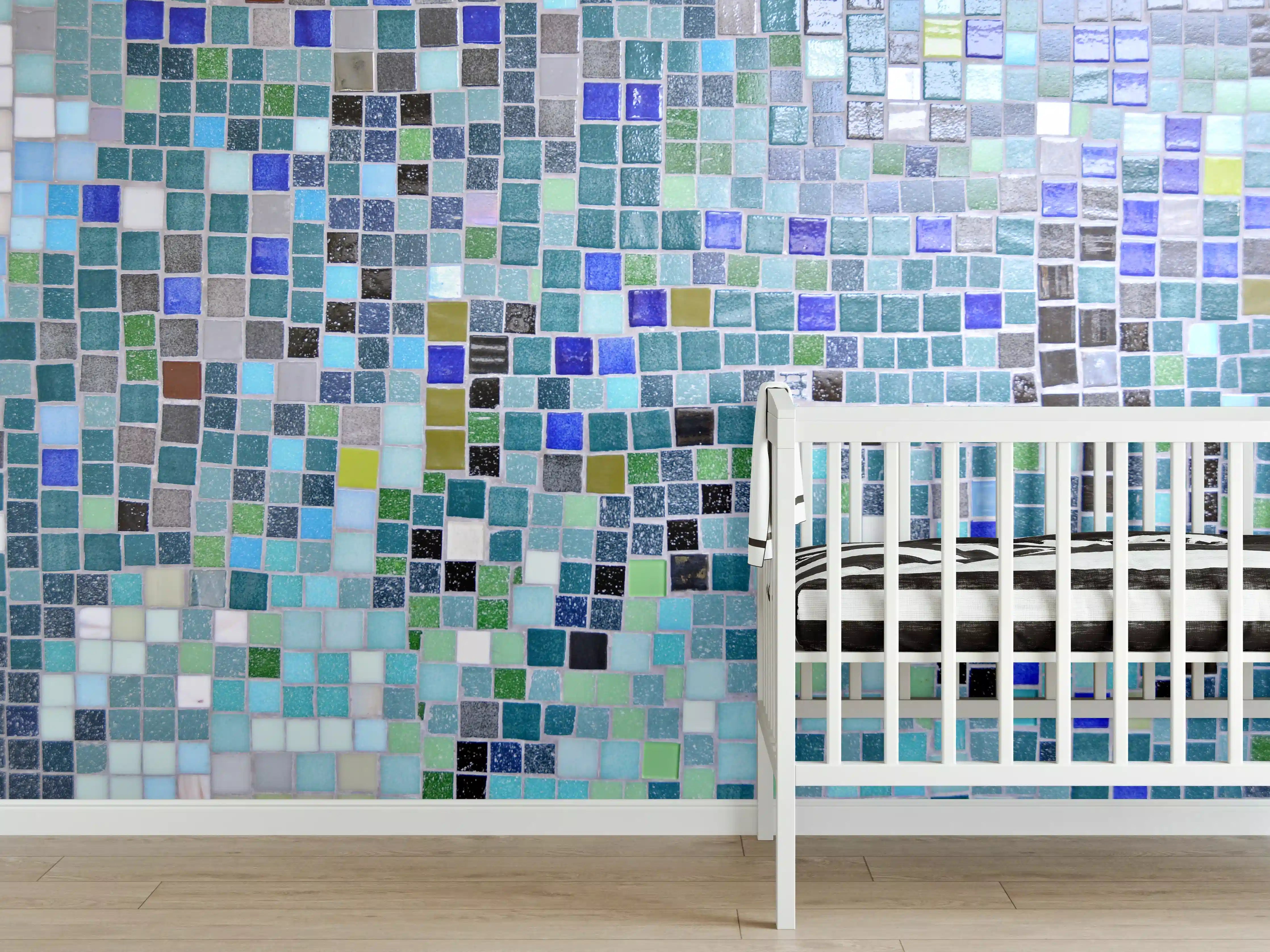 Babyzimmer Wandgestaltung - Bunte Mosaikfliesen-Wand