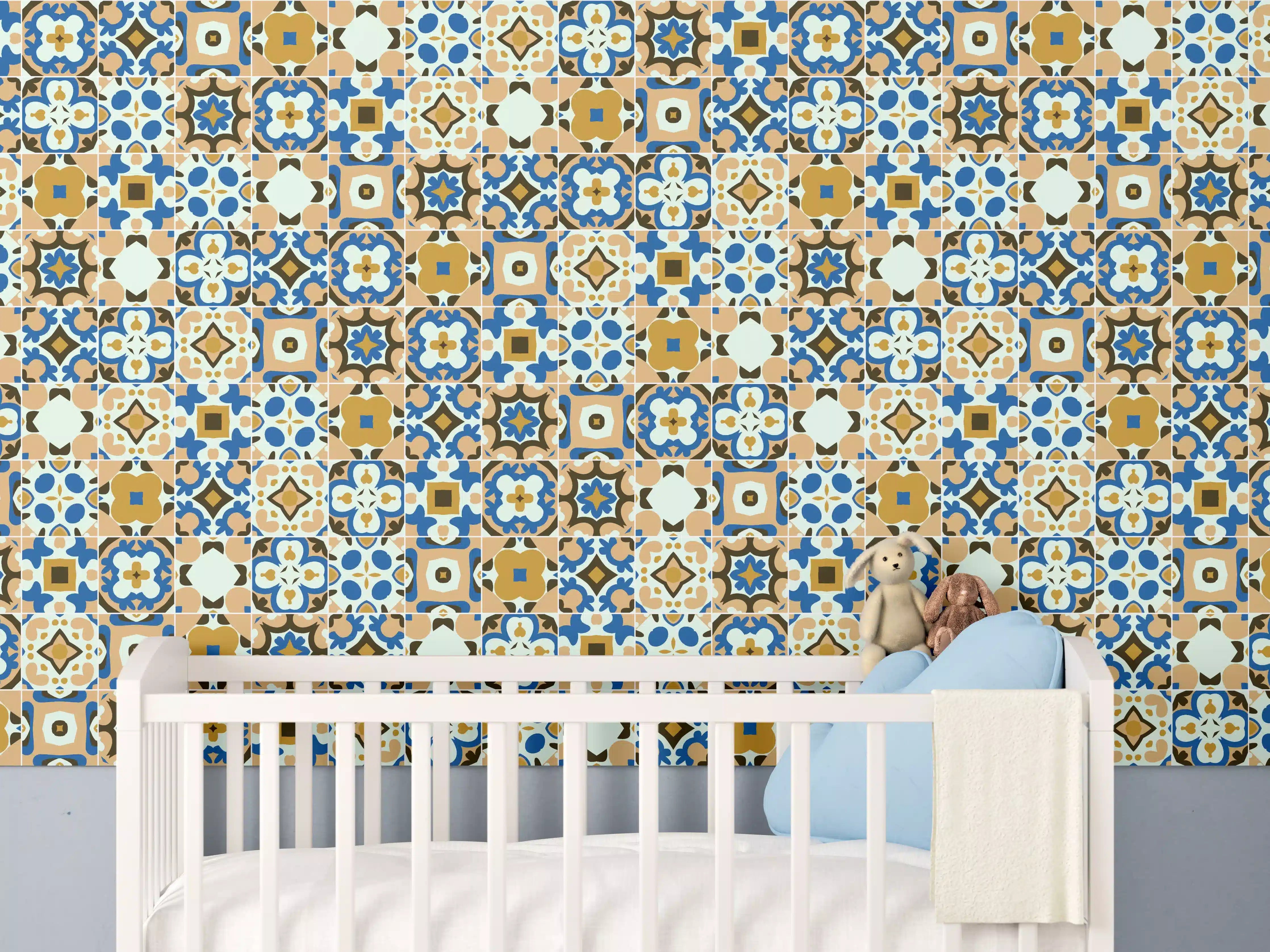Babyzimmer Wandgestaltung - Bunte Mosaikfliesen in Blau, Gold und Weiß