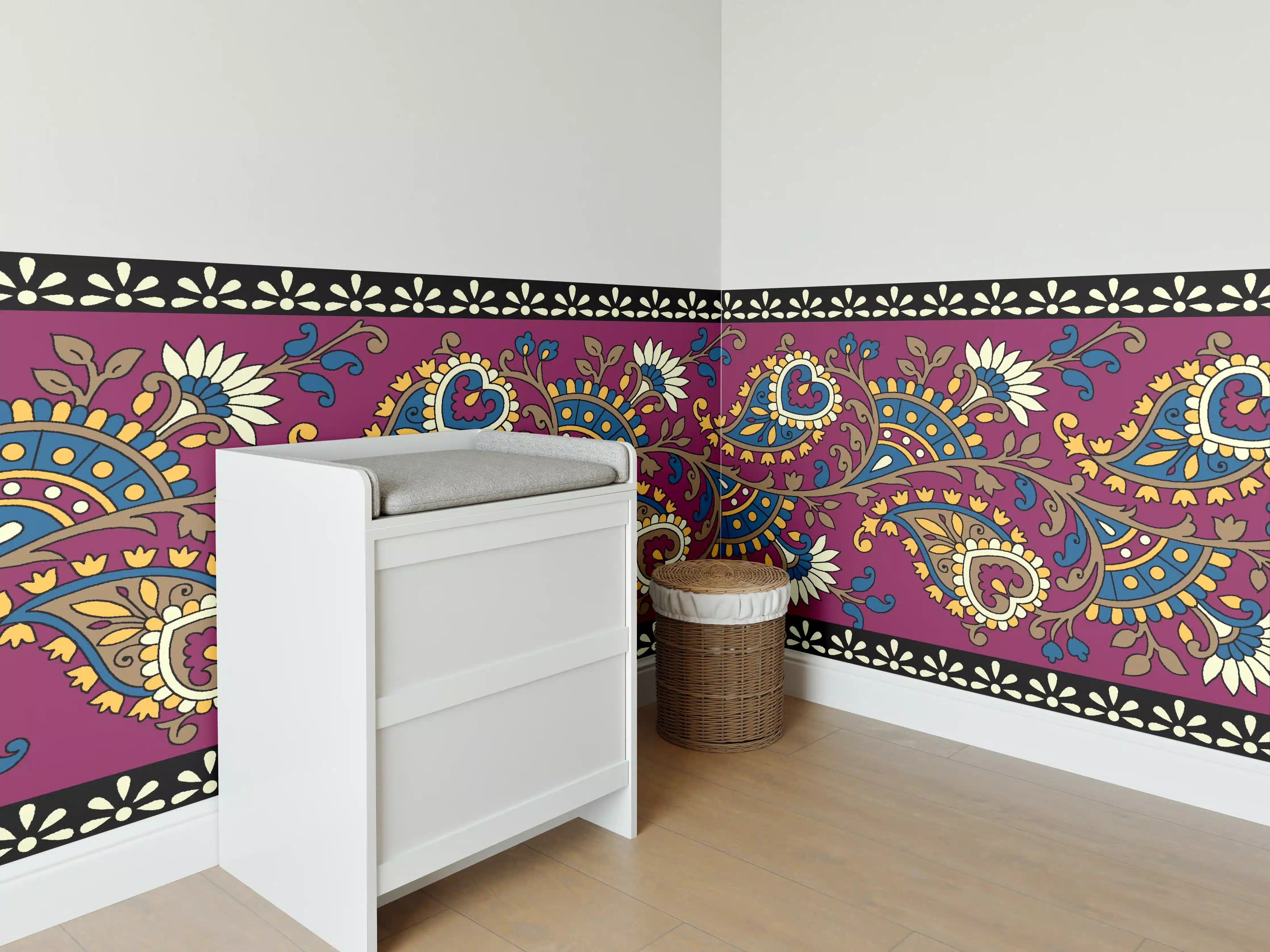 Babyzimmer Wandgestaltung - Bunte Paisleymuster mit floralem Dekor