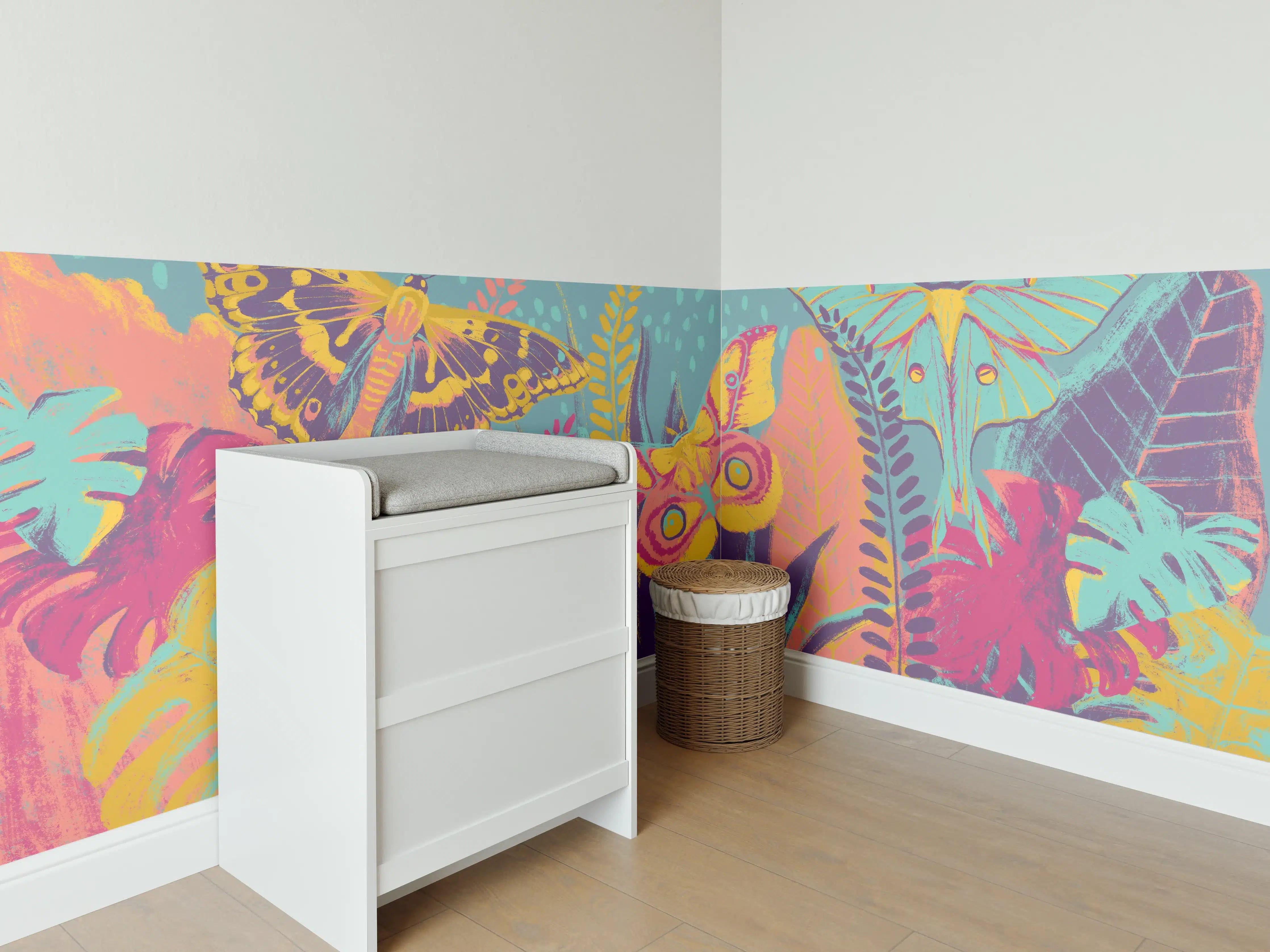 Babyzimmer Wandgestaltung - Bunte Schmetterlingsvielfalt im Pflanzenmeer