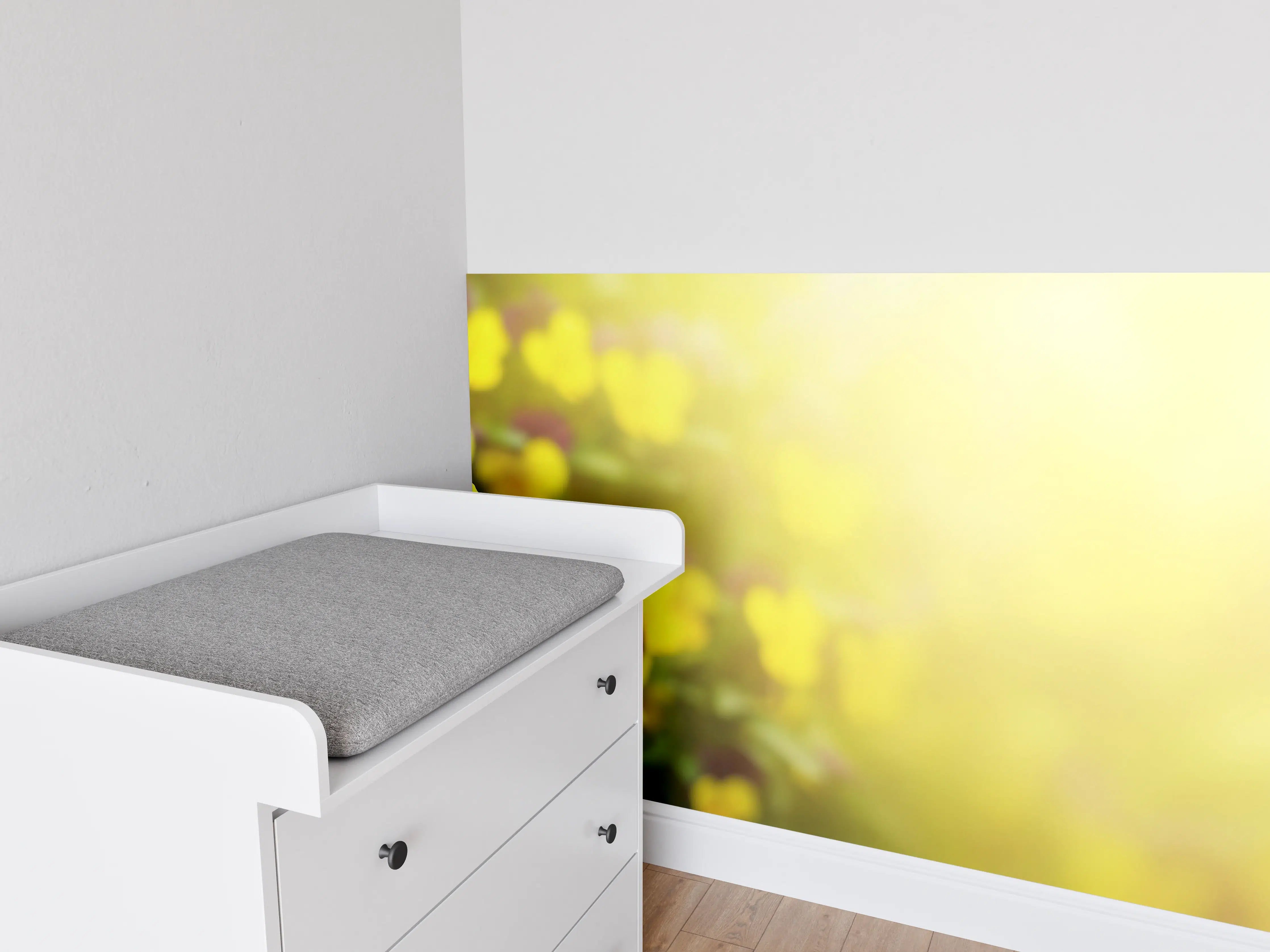 Babyzimmer Wandgestaltung - Bunte Veilchen auf grünem Laub