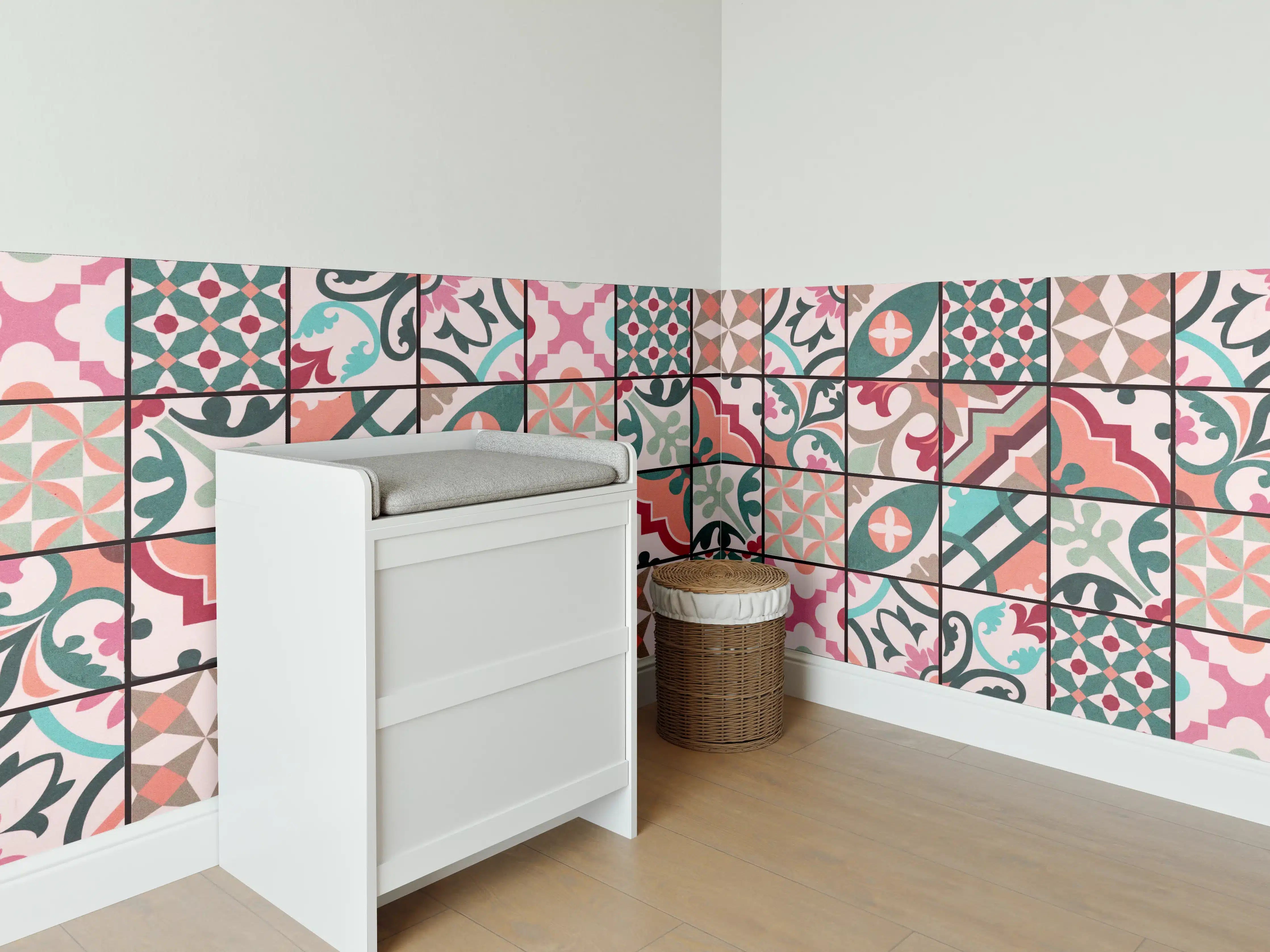 Babyzimmer Wandgestaltung - Bunte abstrakte Vintage Fliesen
