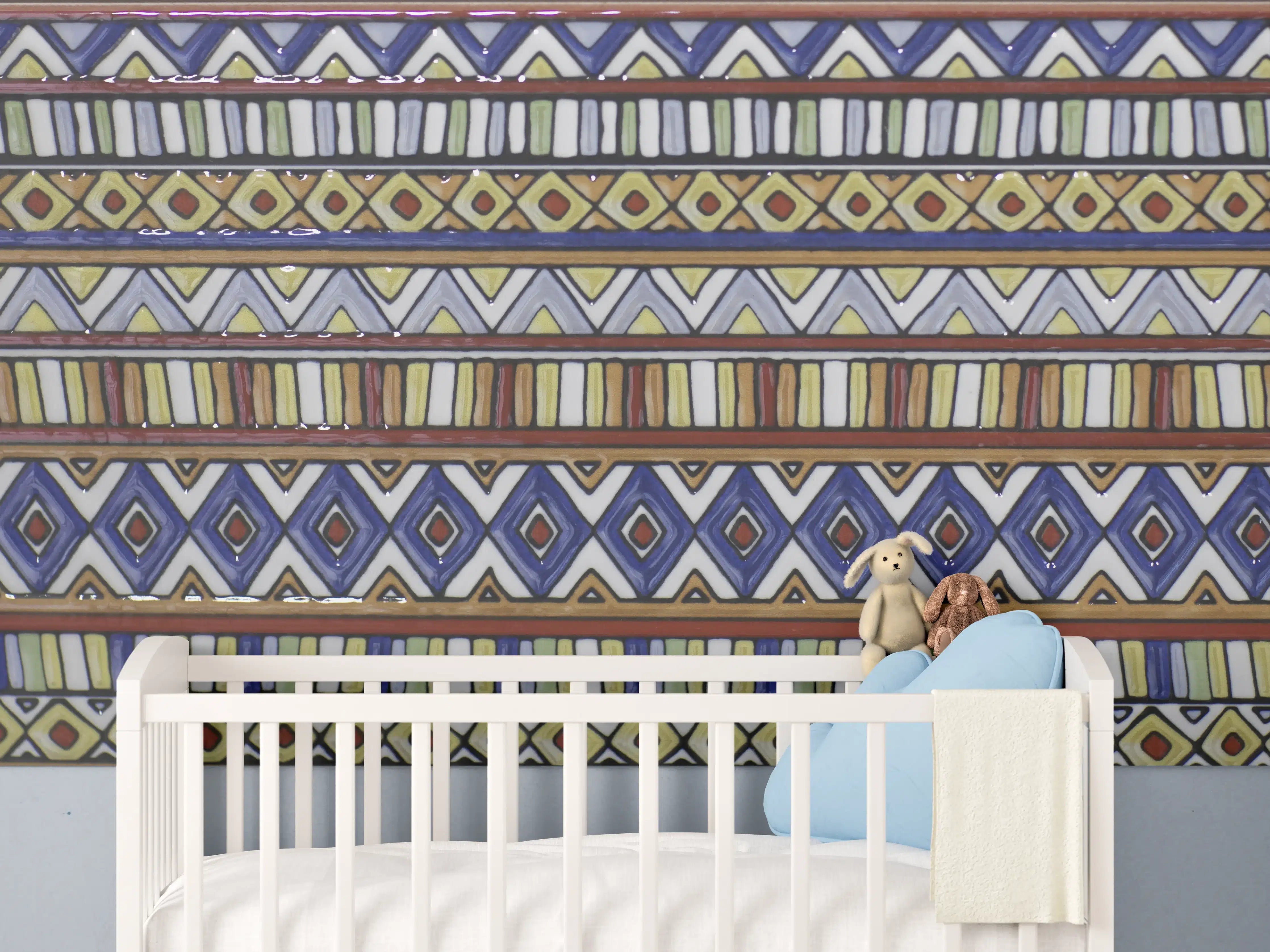 Babyzimmer Wandgestaltung - Bunte afrikanische Stoffe mit geometrischen Mustern