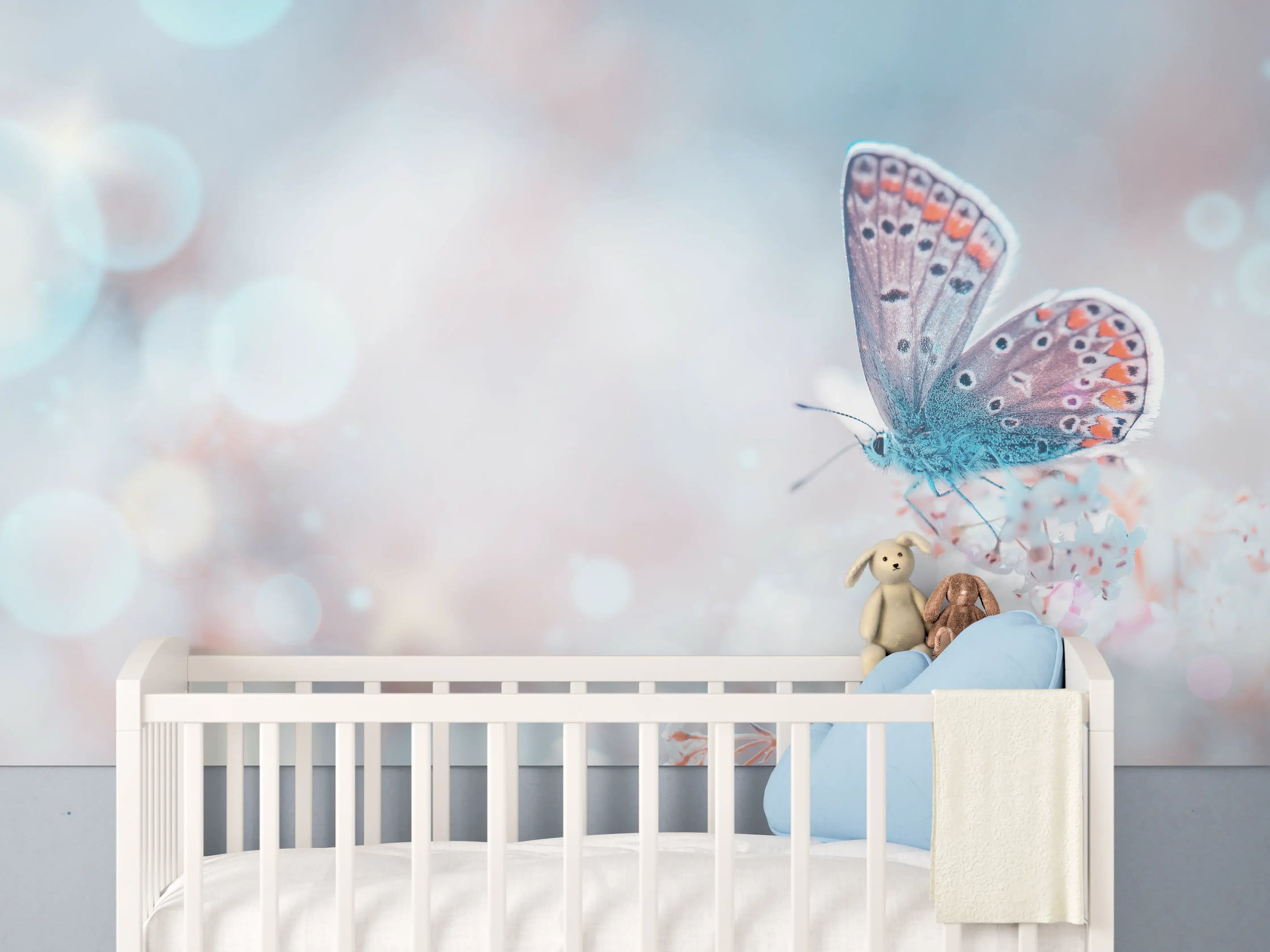 Babyzimmer Wandgestaltung - Bunter Schmetterling im Blütenmeer