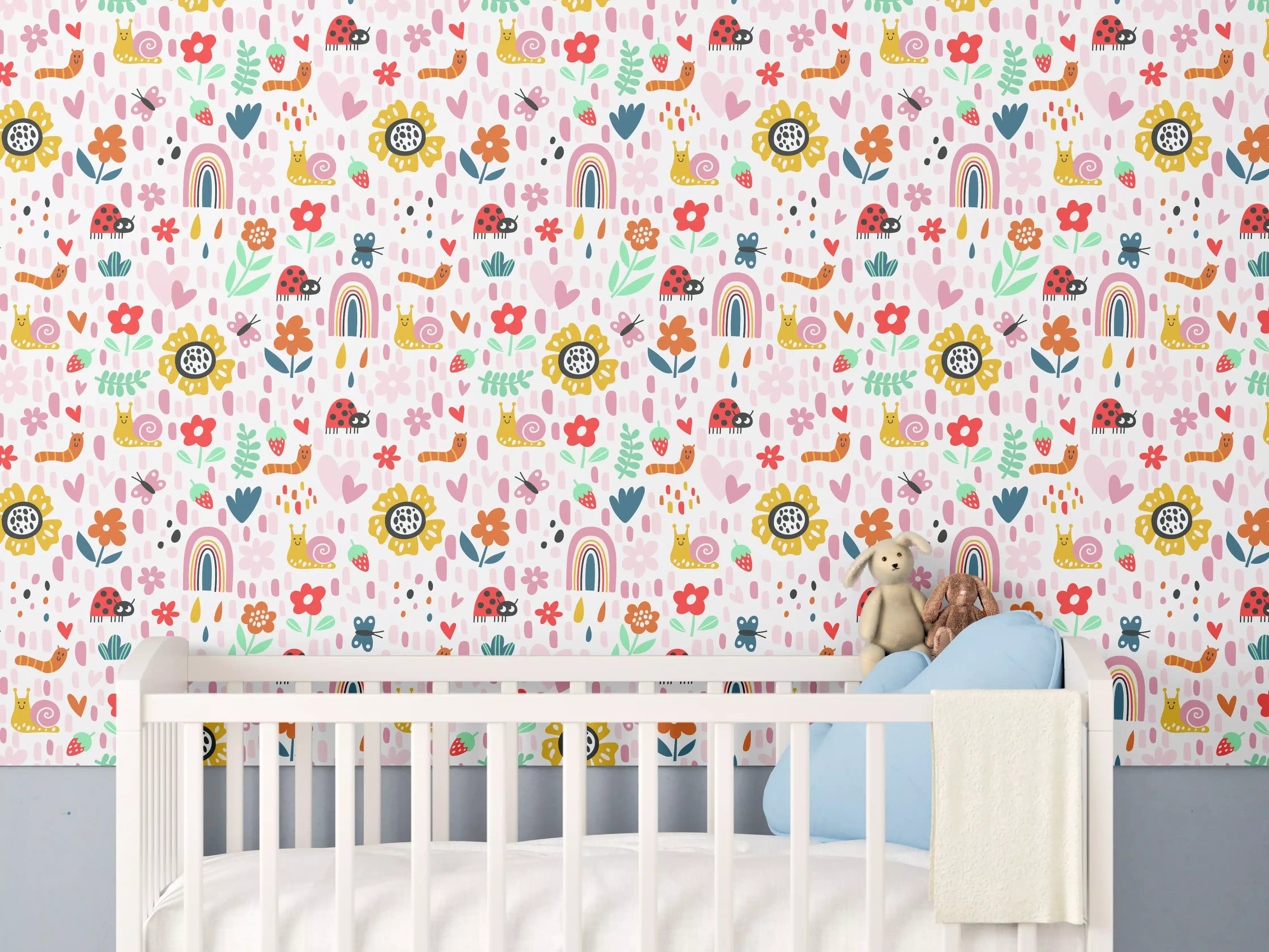 Babyzimmer Wandgestaltung - Buntes Kinder-Design mit Blumen und Regenbögen