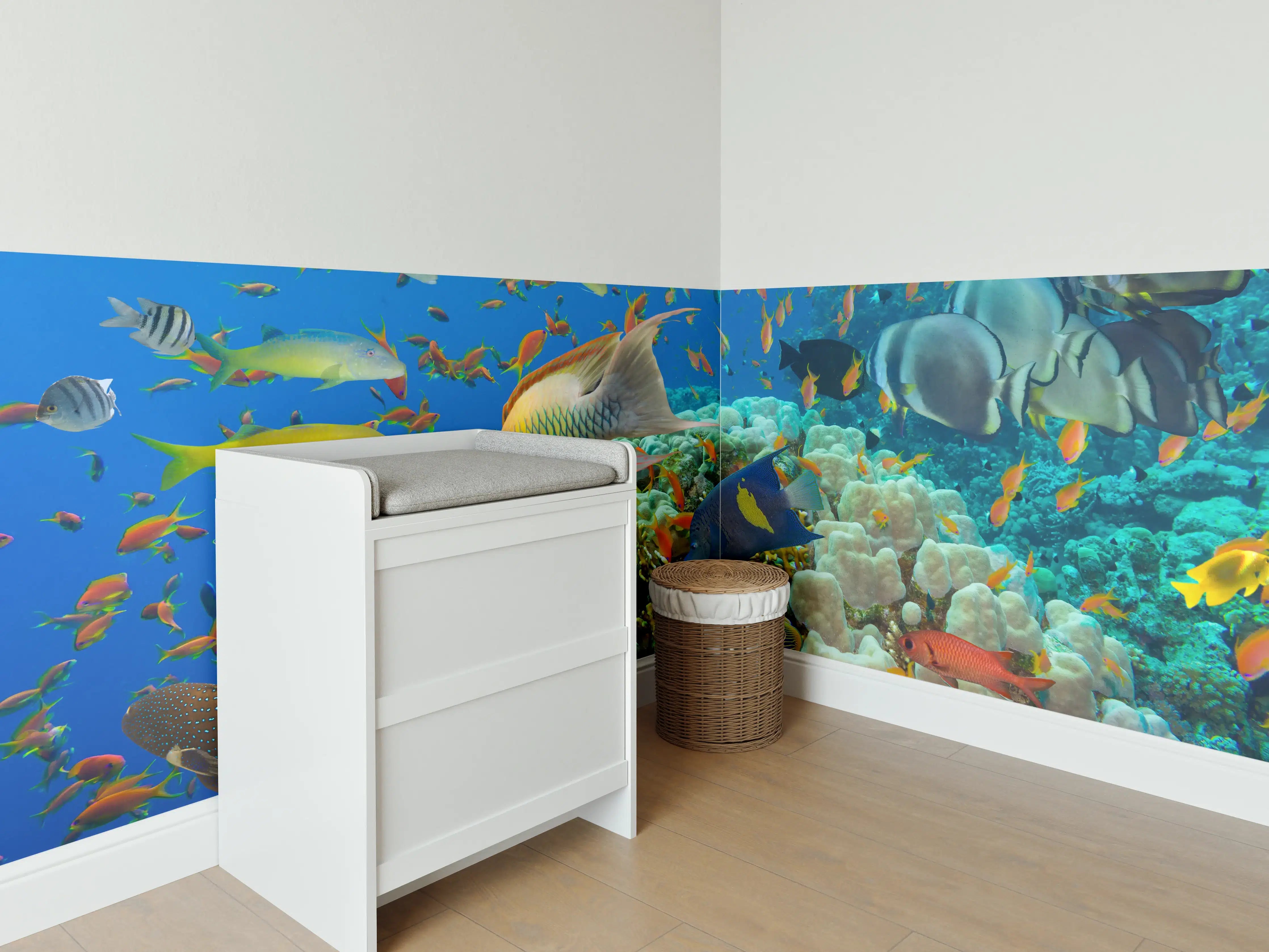 Babyzimmer Wandgestaltung - Buntes Korallenriff mit Fischen