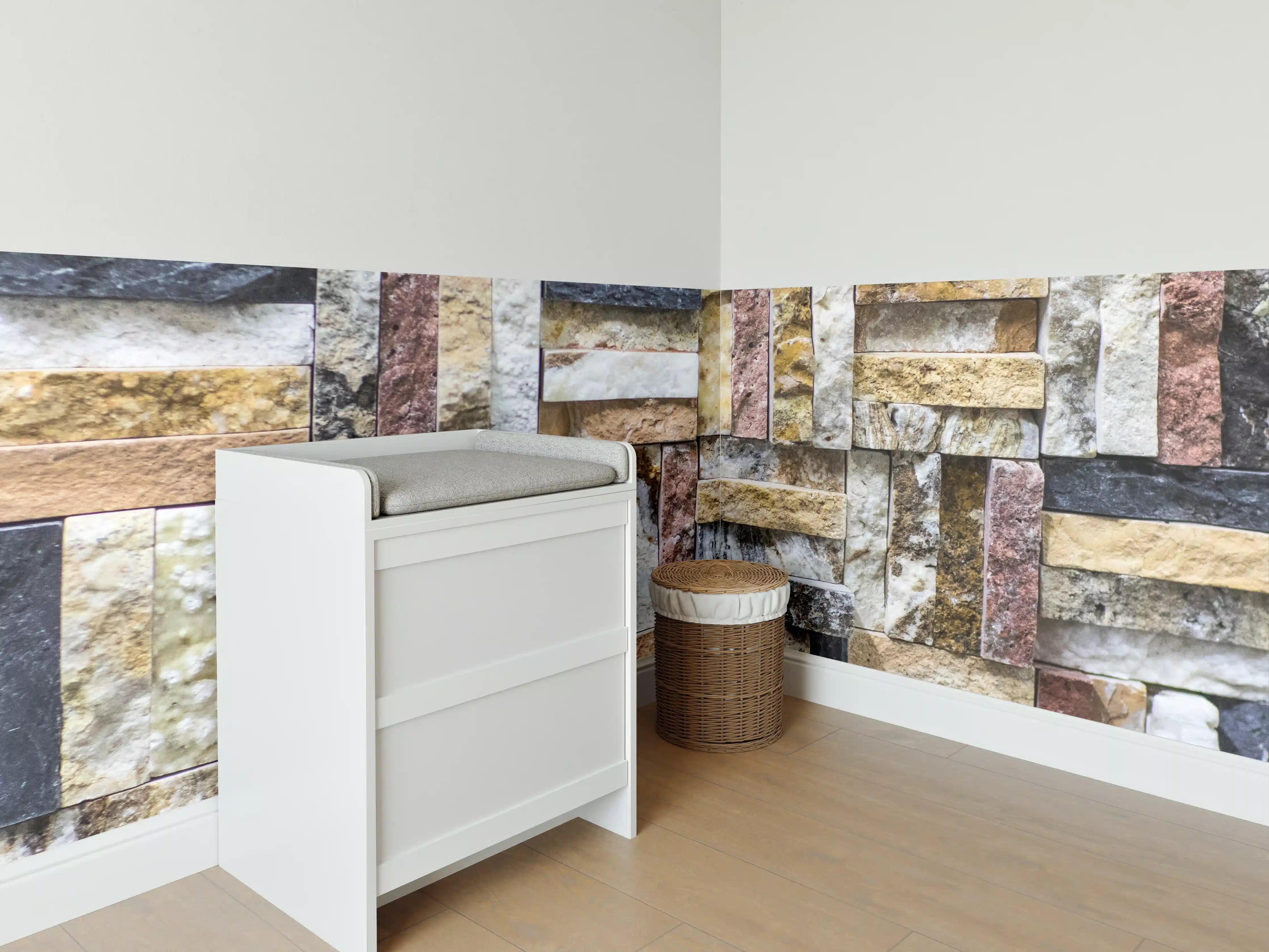Babyzimmer Wandgestaltung - Buntes Naturstein Mosaik