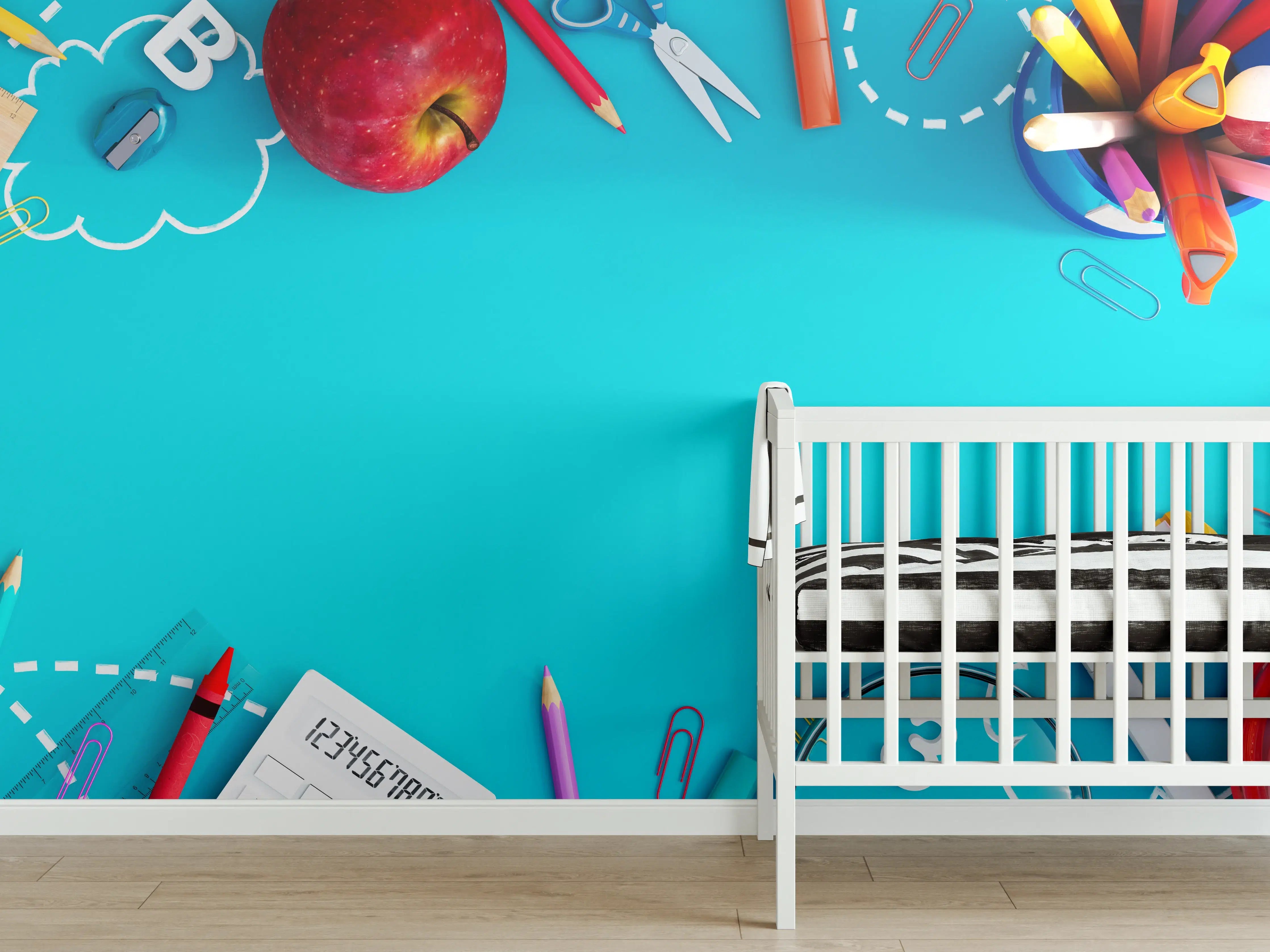 Babyzimmer Wandgestaltung - Buntes Schulmaterial auf Türkis