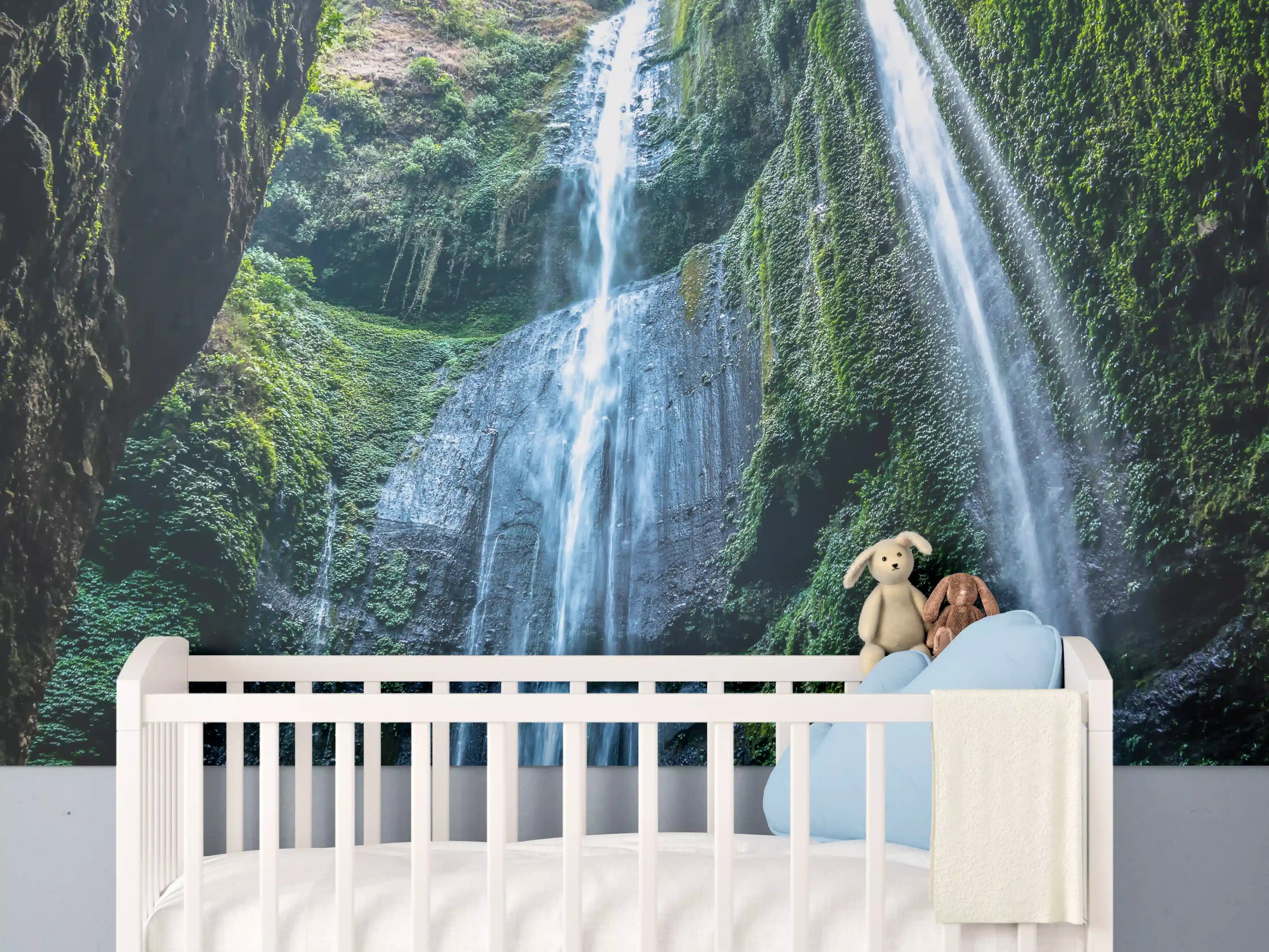 Babyzimmer Wandgestaltung - Der Madakaripura-Wasserfall in Indonesien
