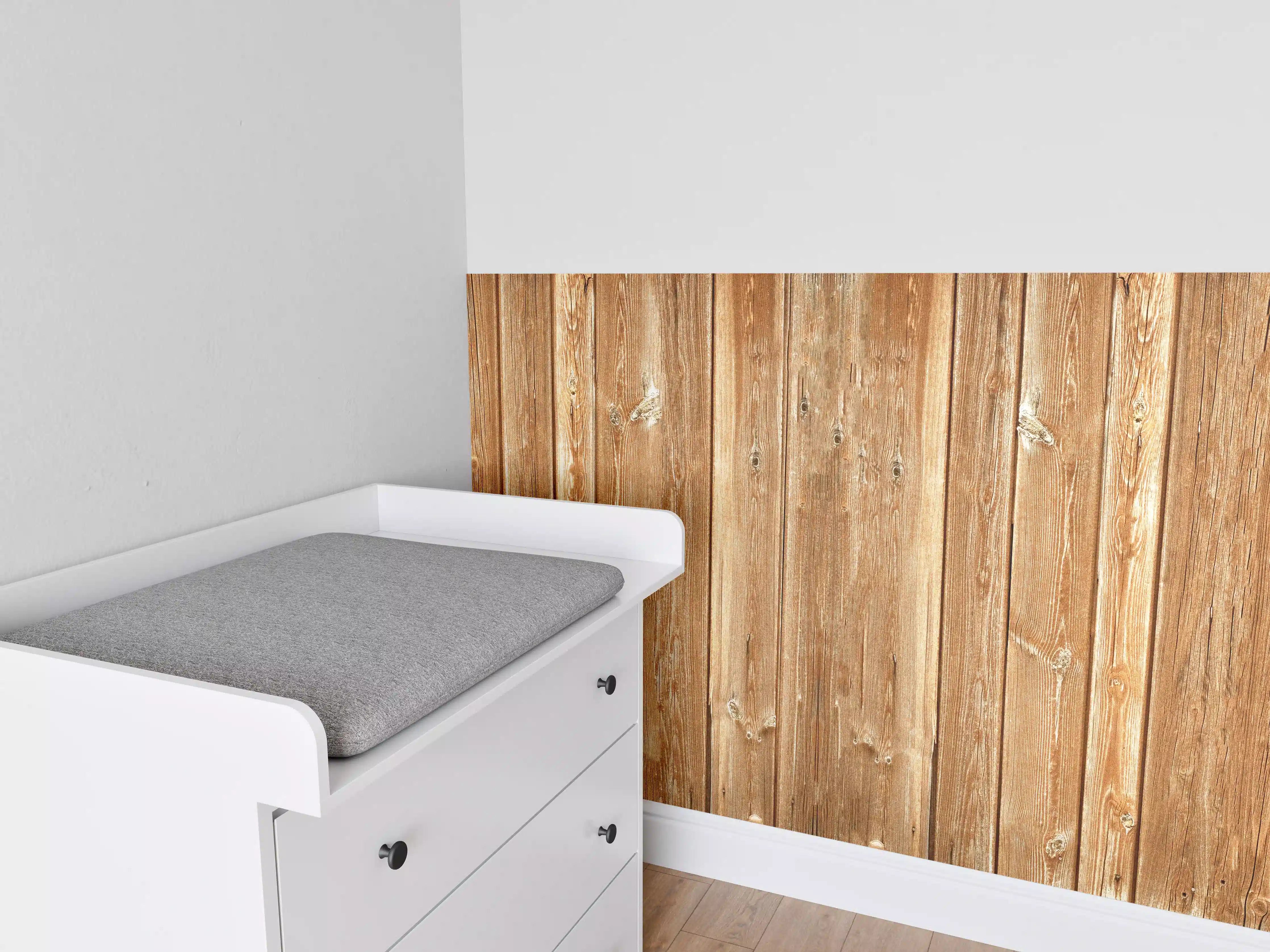 Babyzimmer Wandgestaltung - Dünne vertikale Holzplatten