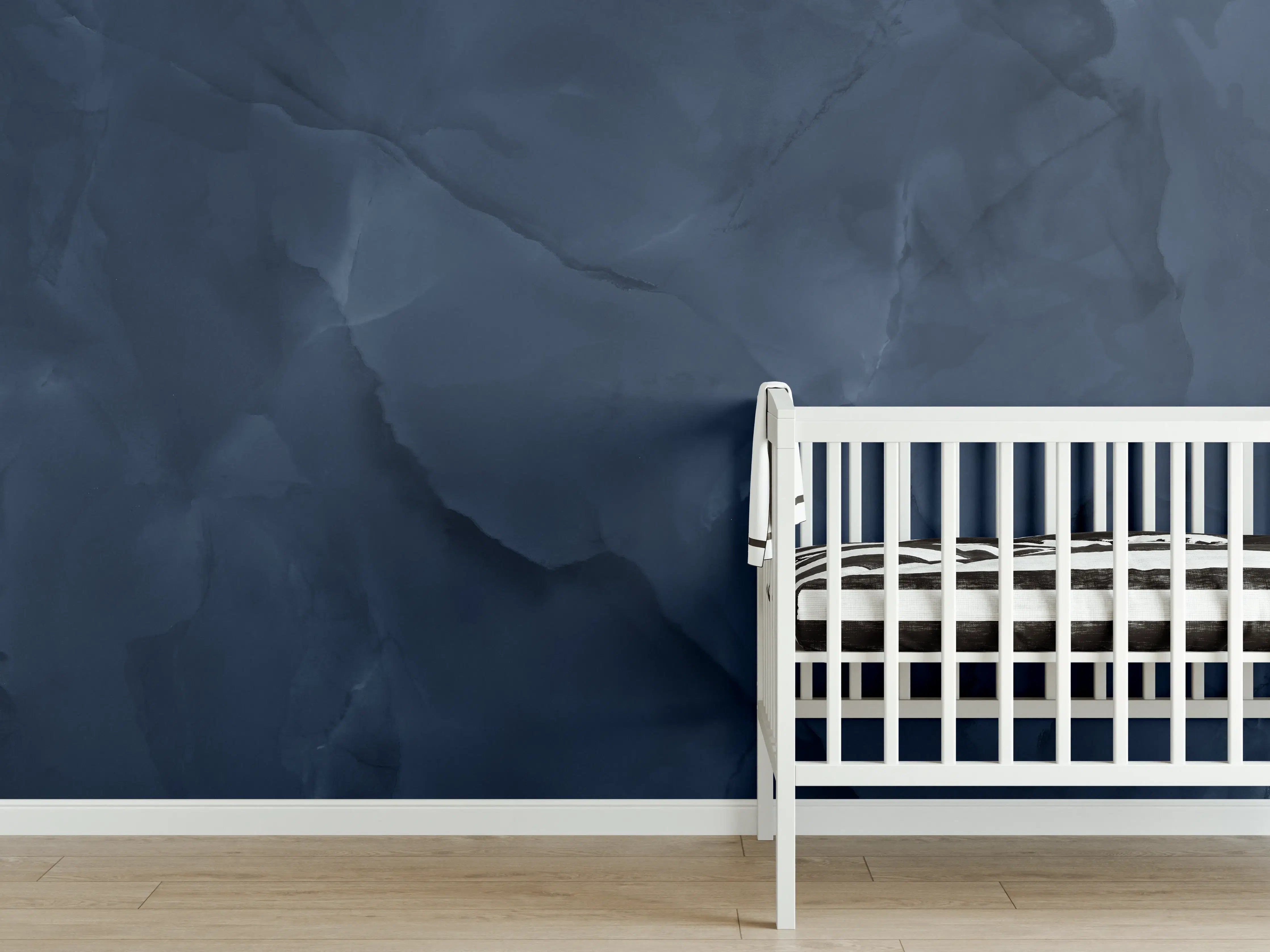 Babyzimmer Wandgestaltung - Dunkelblauer Onyx-Marmor