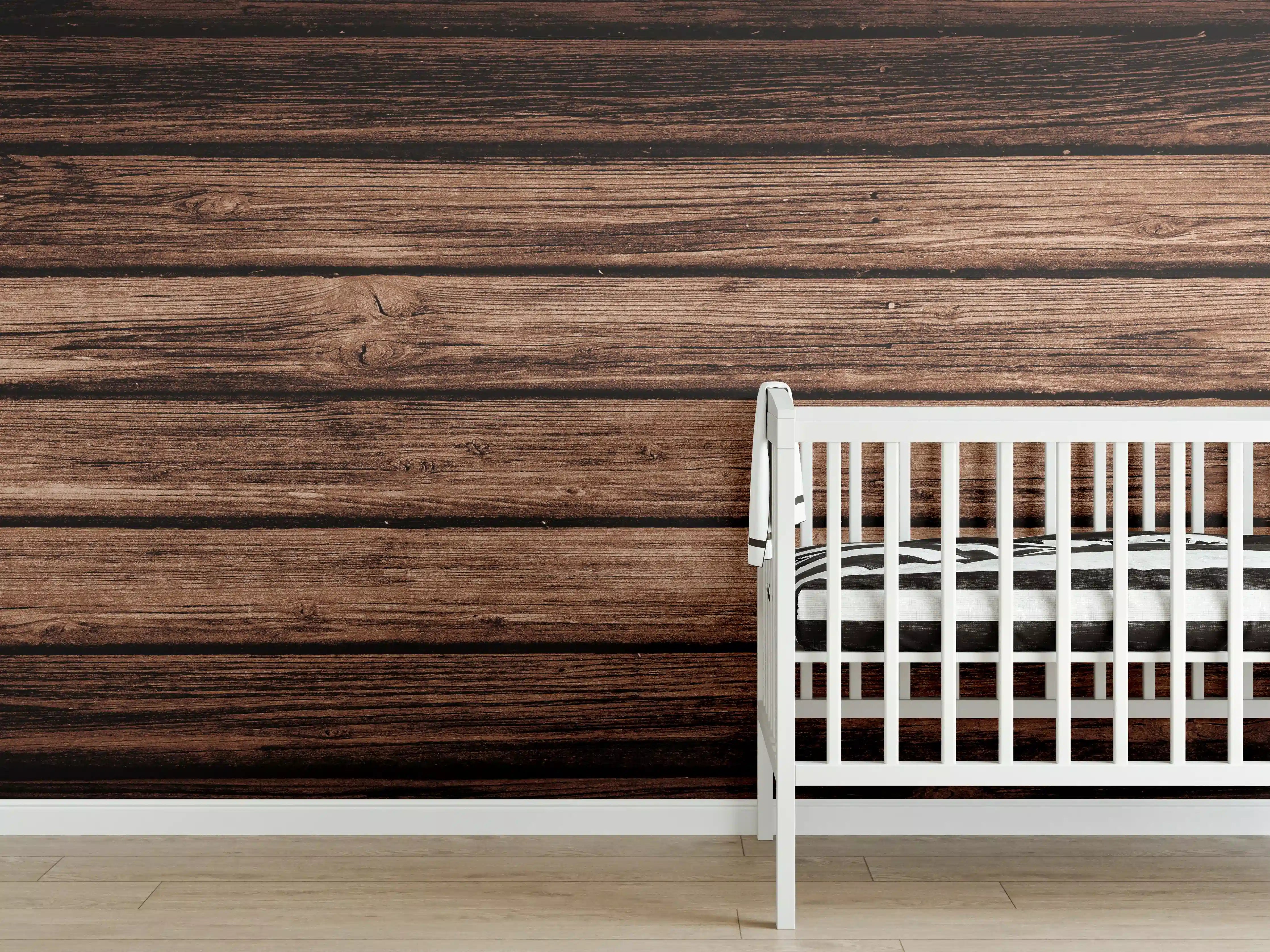 Babyzimmer Wandgestaltung - Dunkelbraun-rustikale Holzplanken