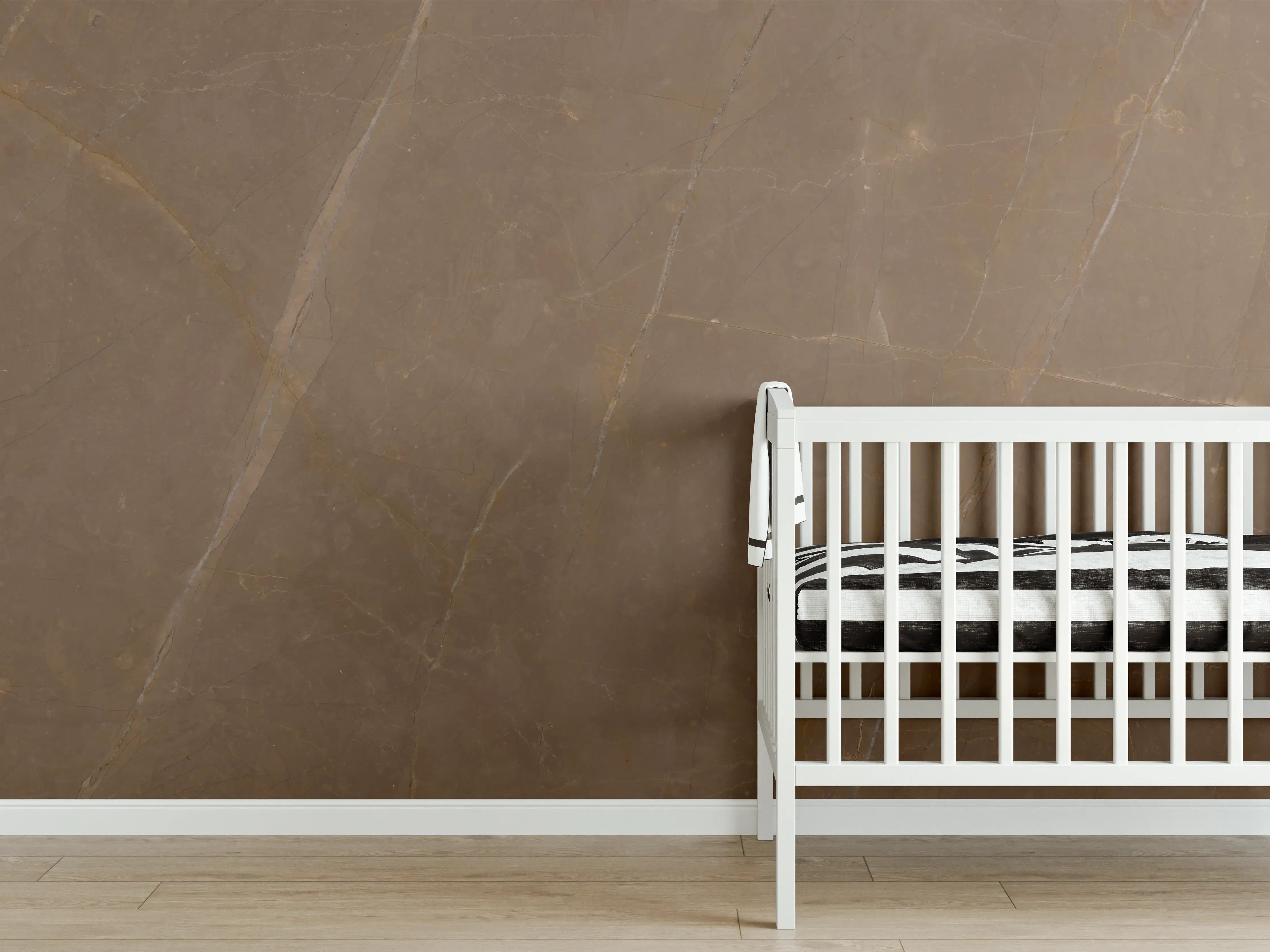 Babyzimmer Wandgestaltung - Dunkelbrauner Marmor