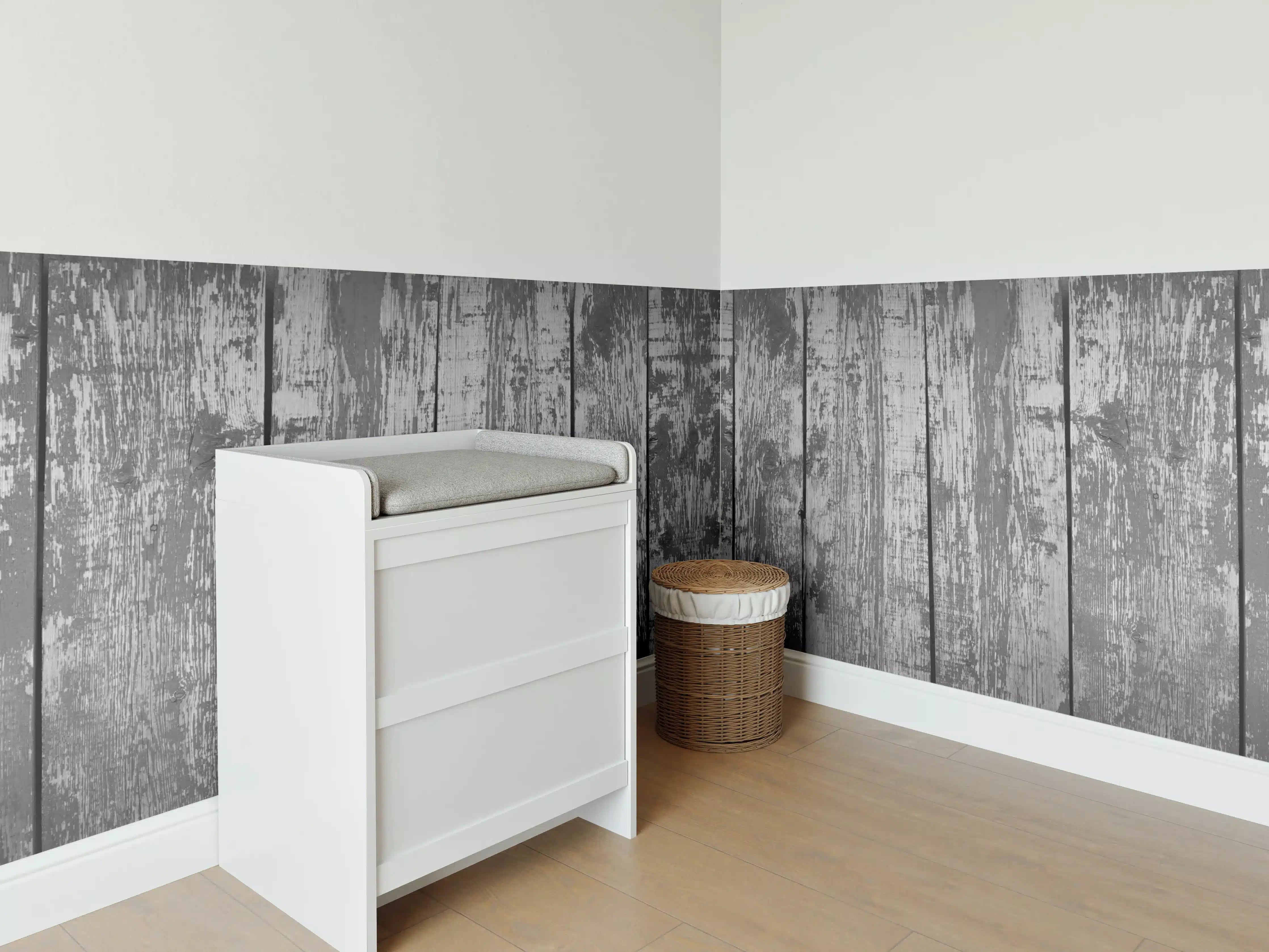 Babyzimmer Wandgestaltung - Dunkelgrauer Holzhintergrund