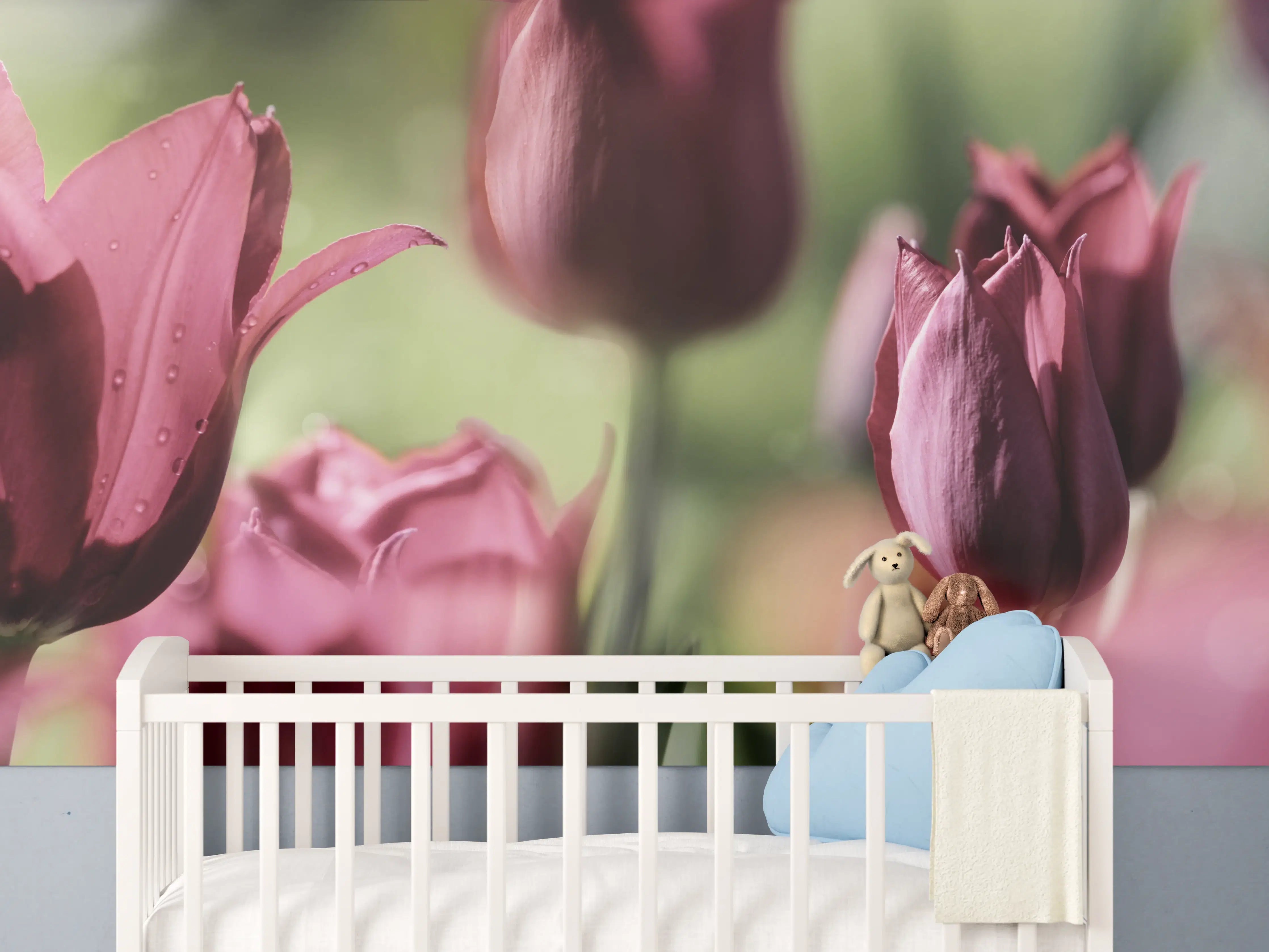 Babyzimmer Wandgestaltung - Dunkelrosa Tulpen