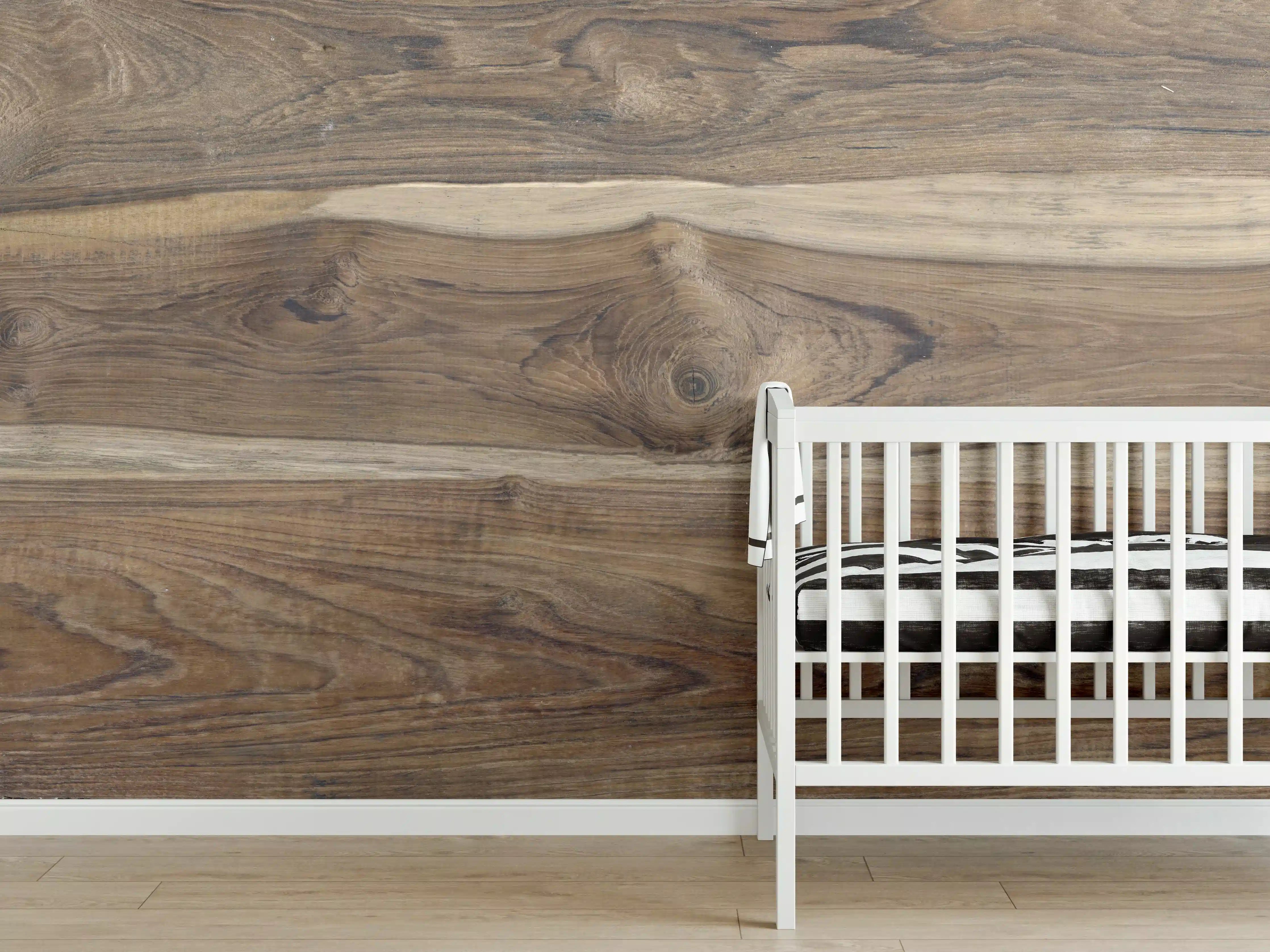 Babyzimmer Wandgestaltung - Dunkle Holzoptik
