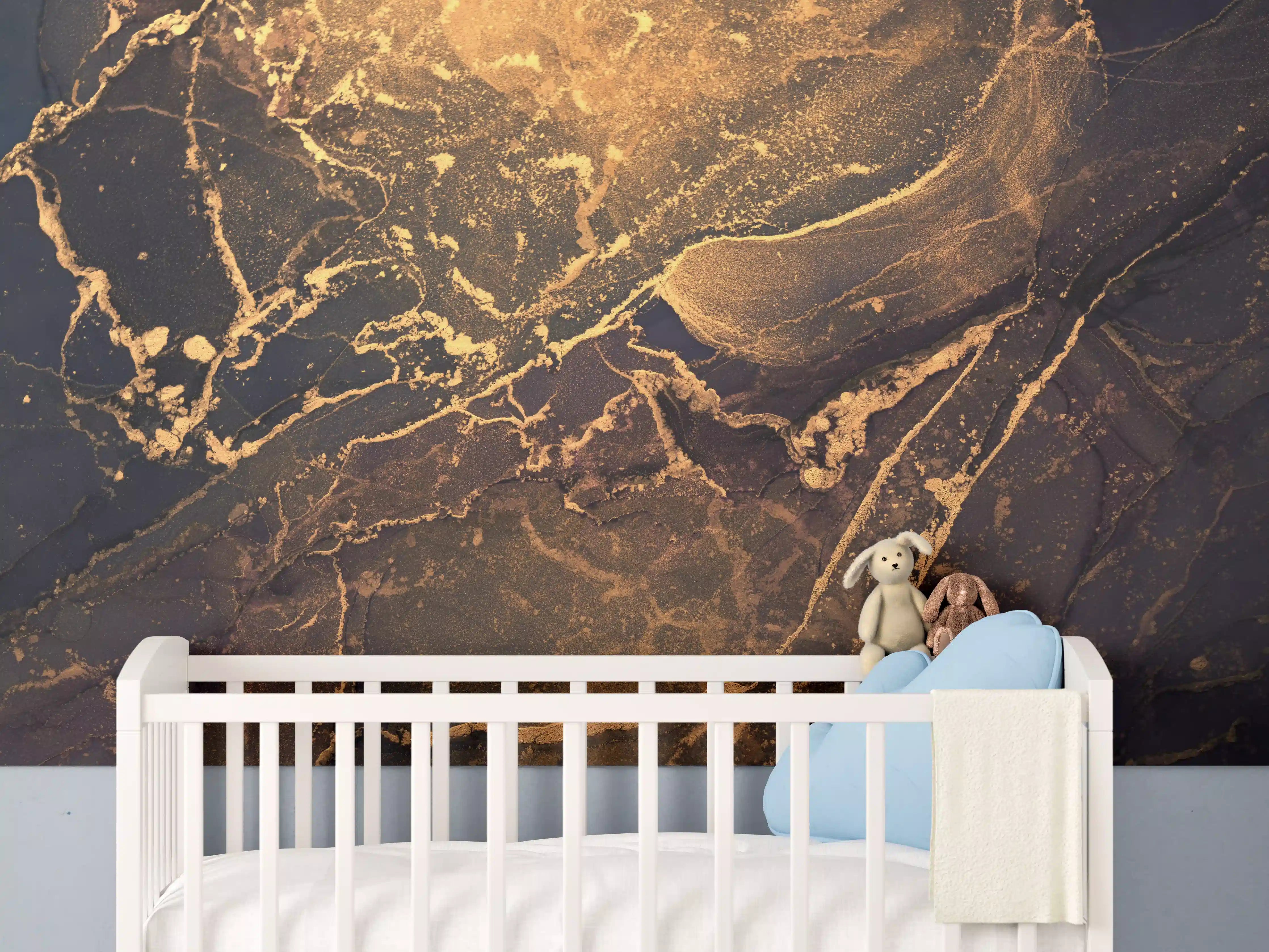Babyzimmer Wandgestaltung - Dunkle Tinte mit Goldelementen