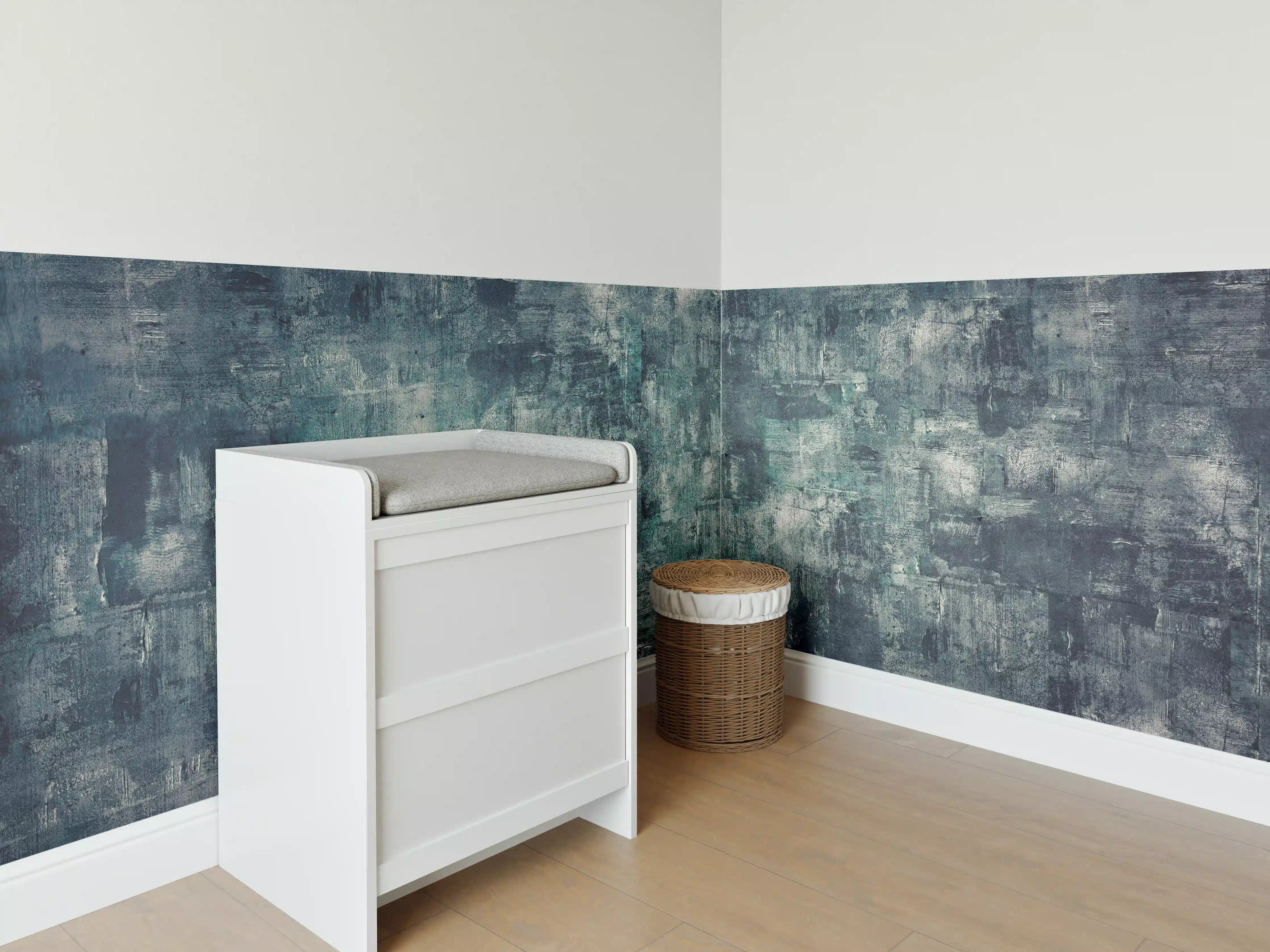 Babyzimmer Wandgestaltung - Dunkler Öl-Farb Betonlook