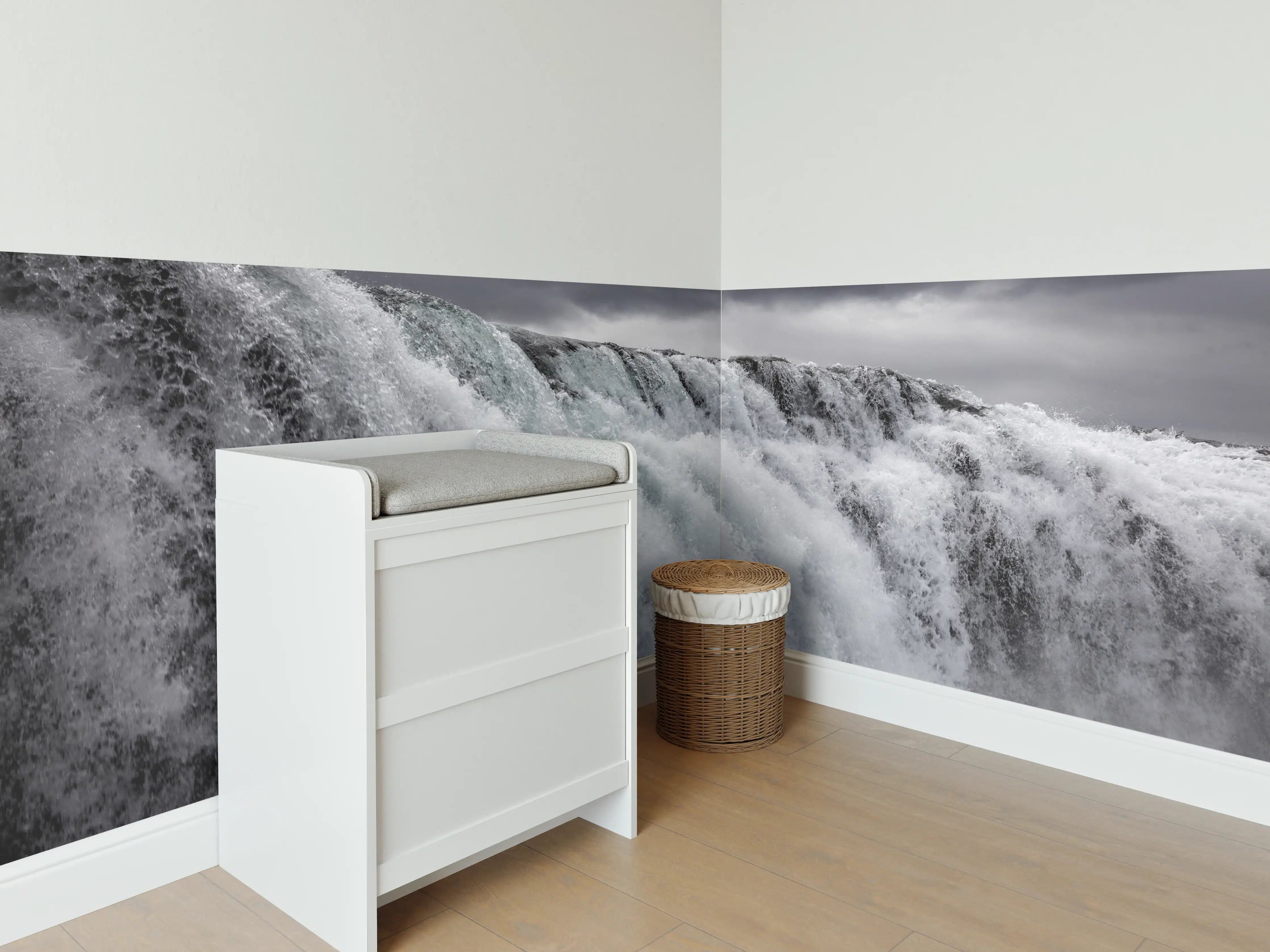 Babyzimmer Wandgestaltung - Dunkler Wasserfall