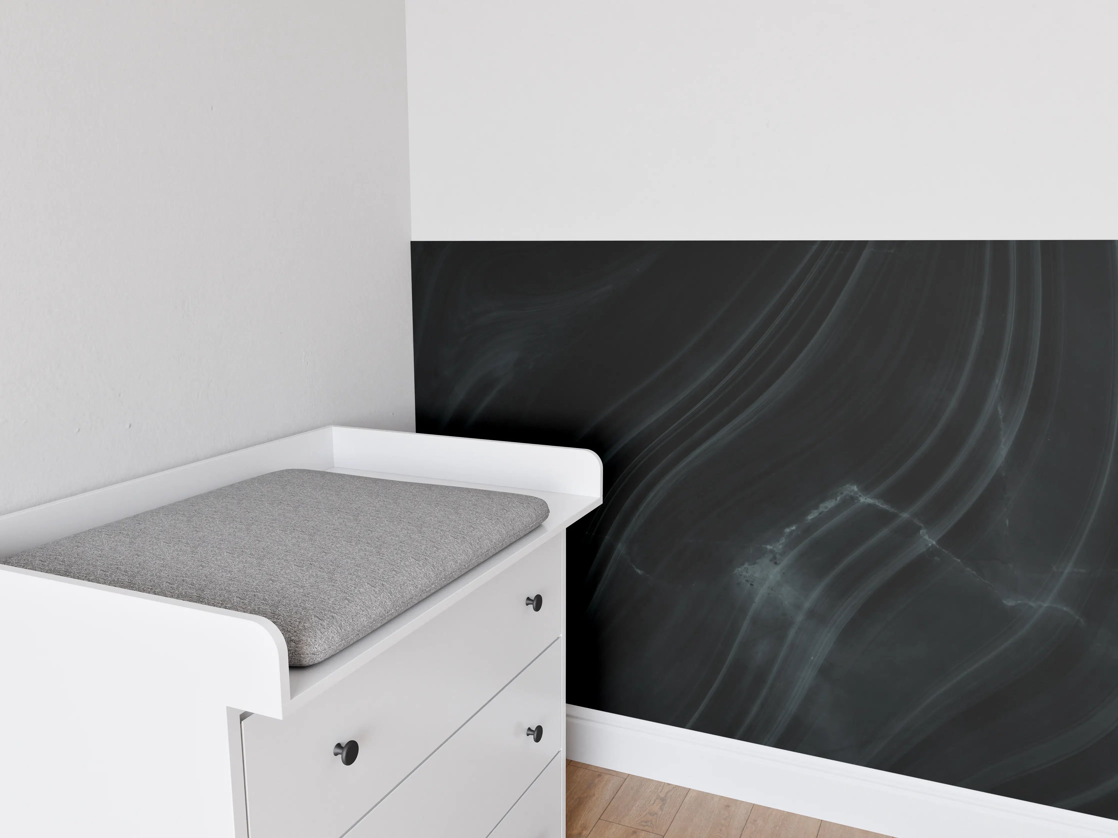 Babyzimmer Wandgestaltung - Dunkler klassischer Marmor