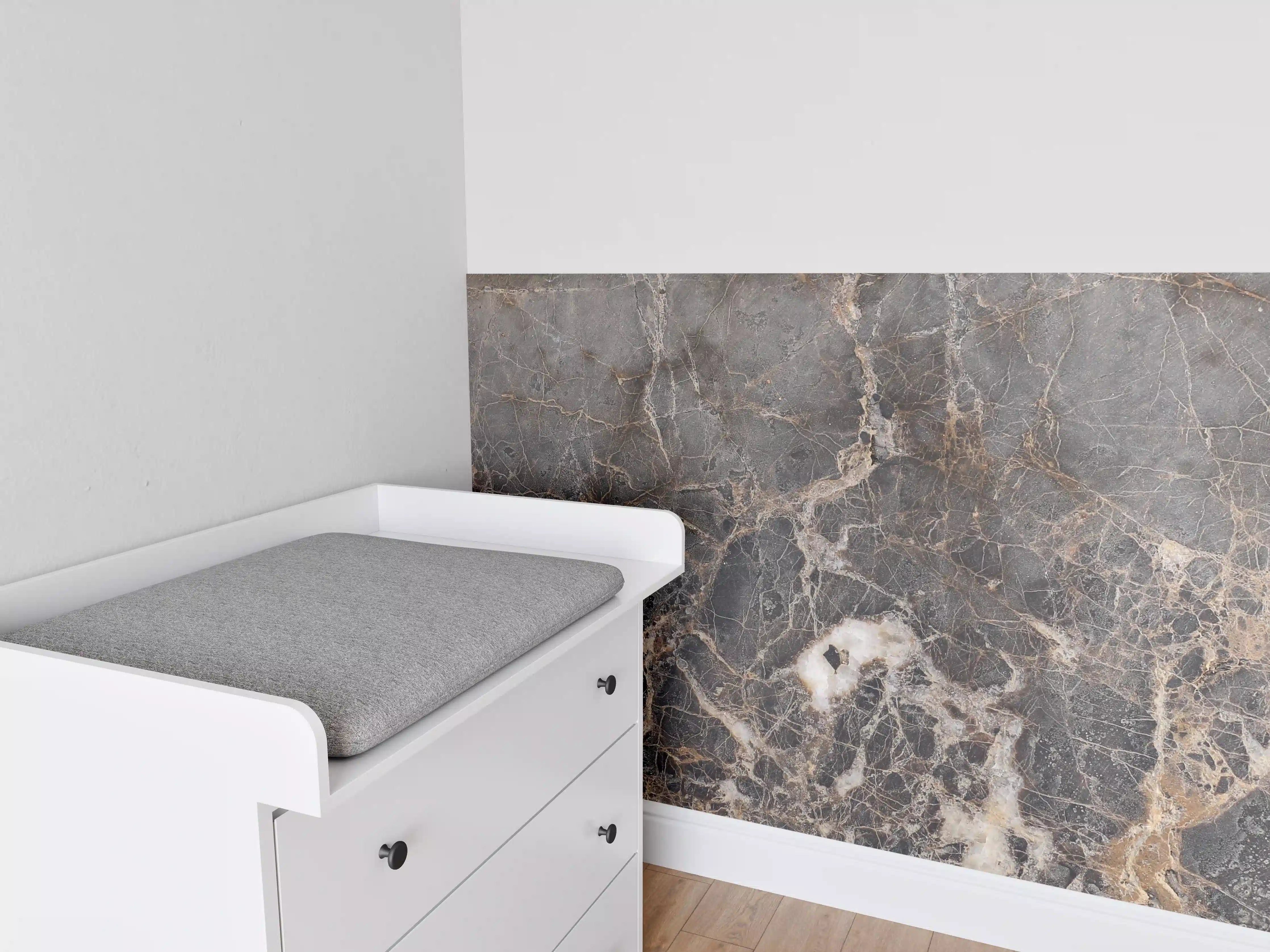 Babyzimmer Wandgestaltung - Edle Marmoroptik in Dunkelbraun und Beige